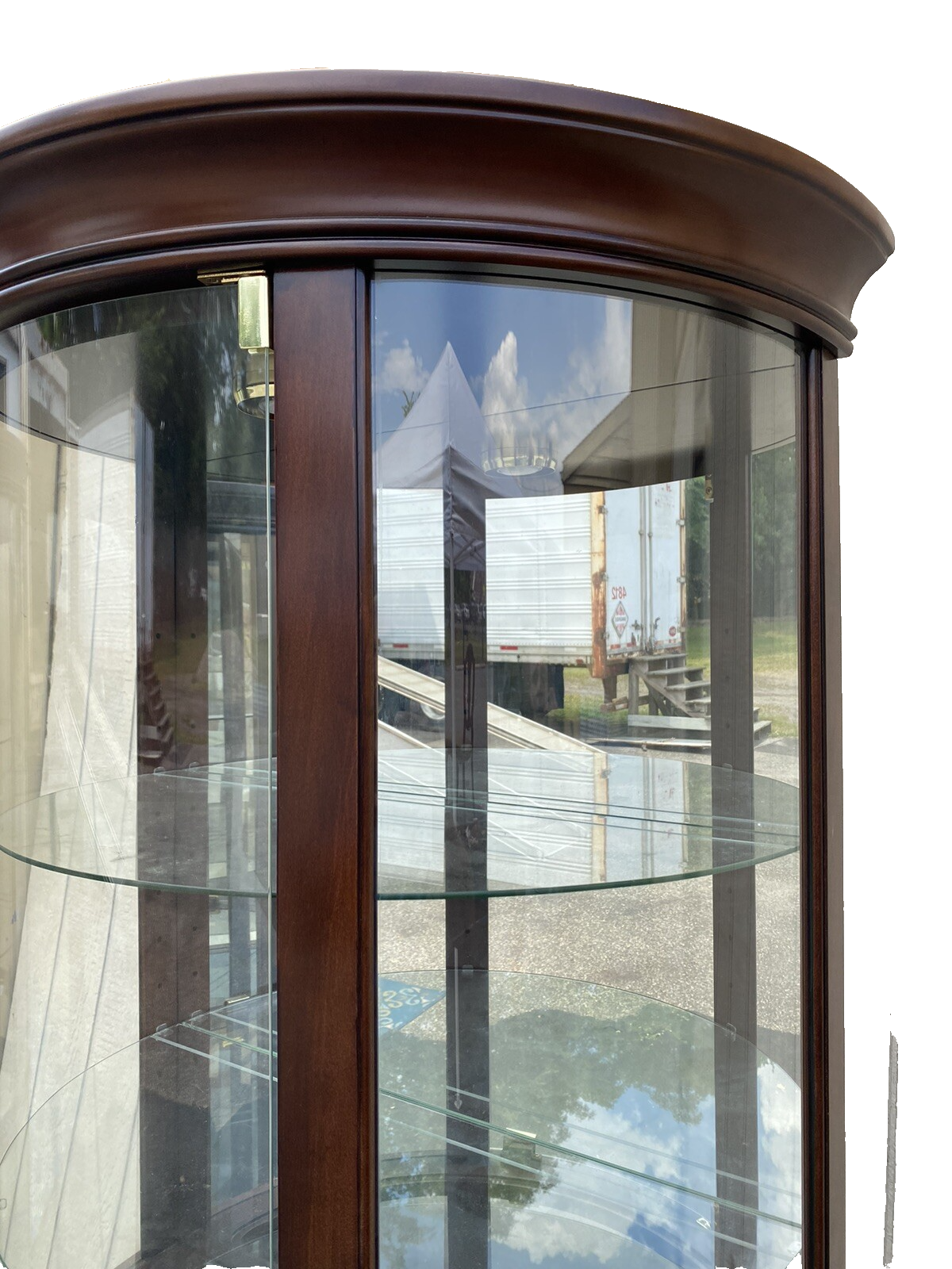 65533  MERIDAN Furnitute Bow Glass Curio Cabinet w/ Plate Glass Shelves