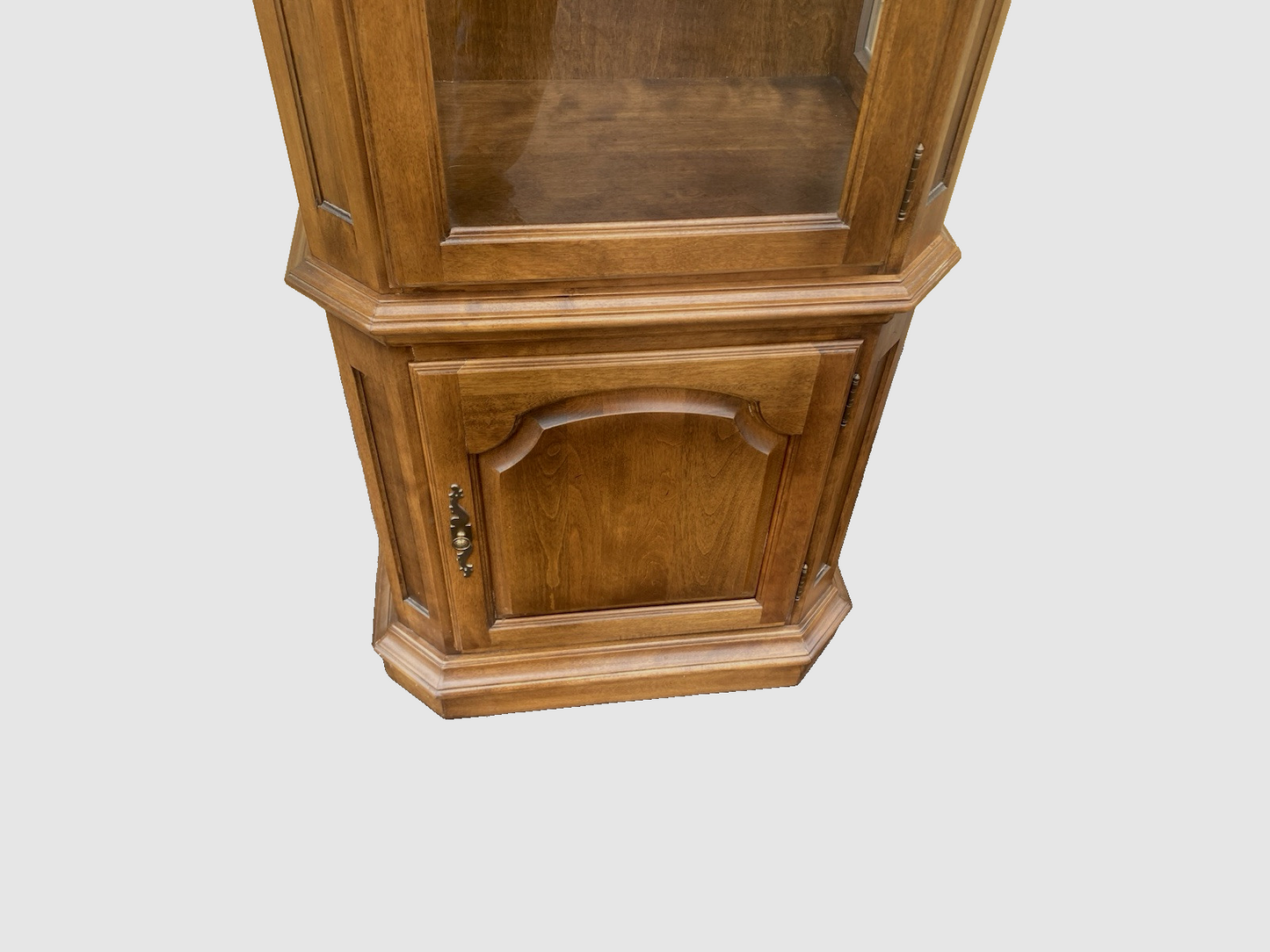 65693 ETHAN ALLEN Maple Curio China Cabinet