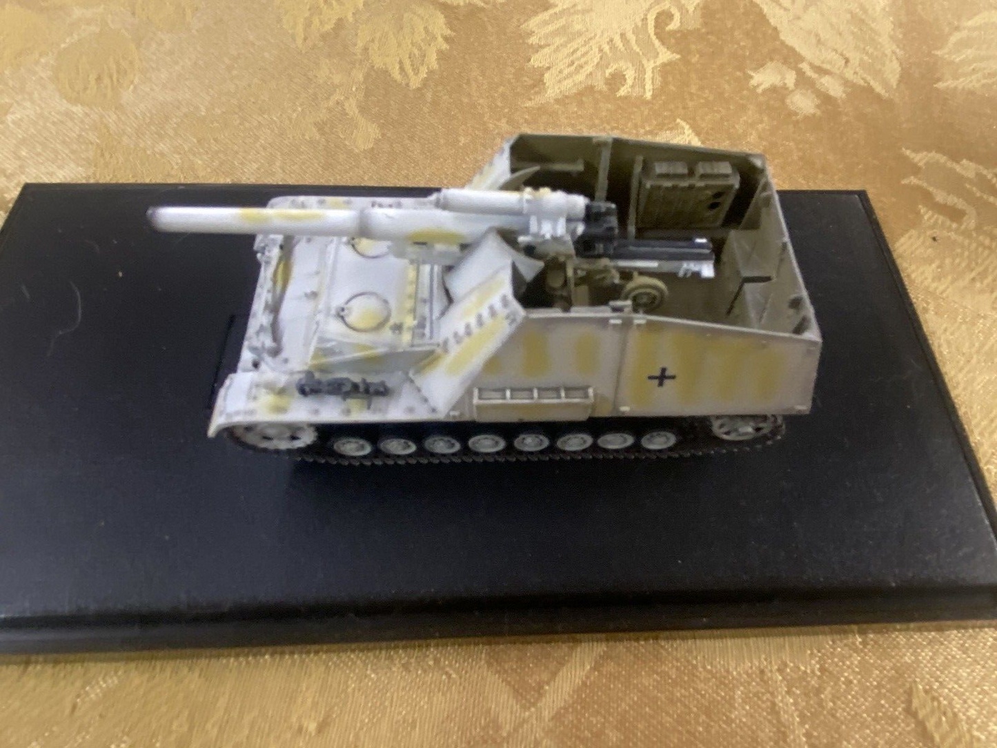 ES 47 :  Group  of  3 Military  Tanks with Show Cases  Size 7" x 3 1/2" x 3"H