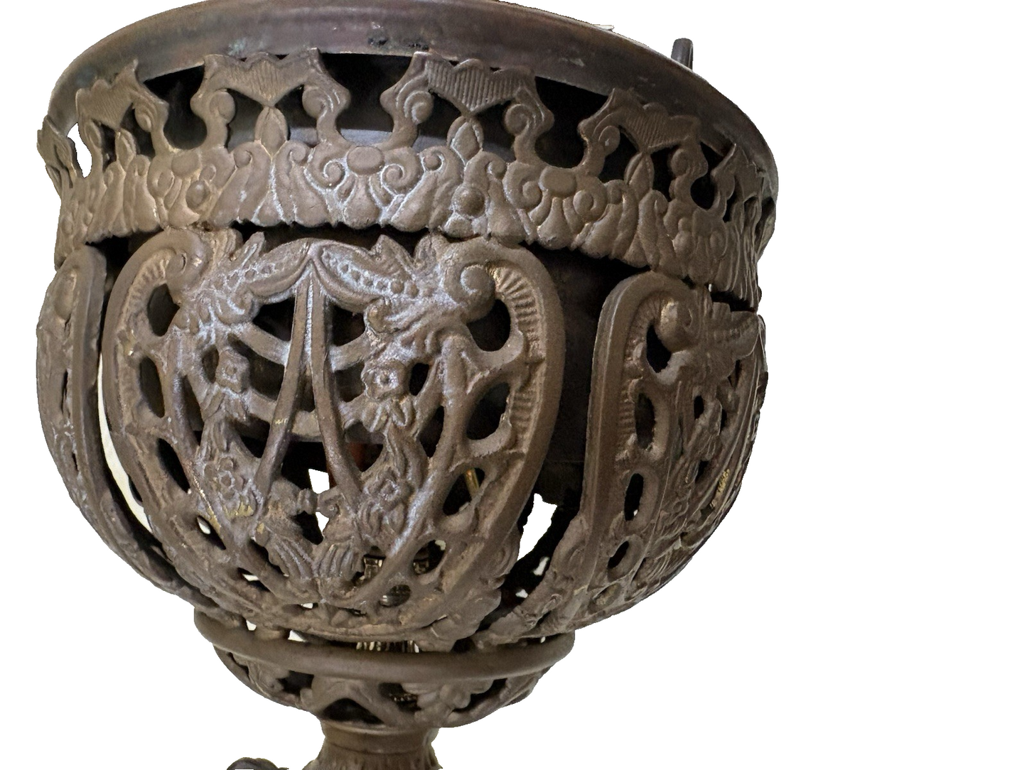 64951   Antique Victorian Oil Lamp with glass globe