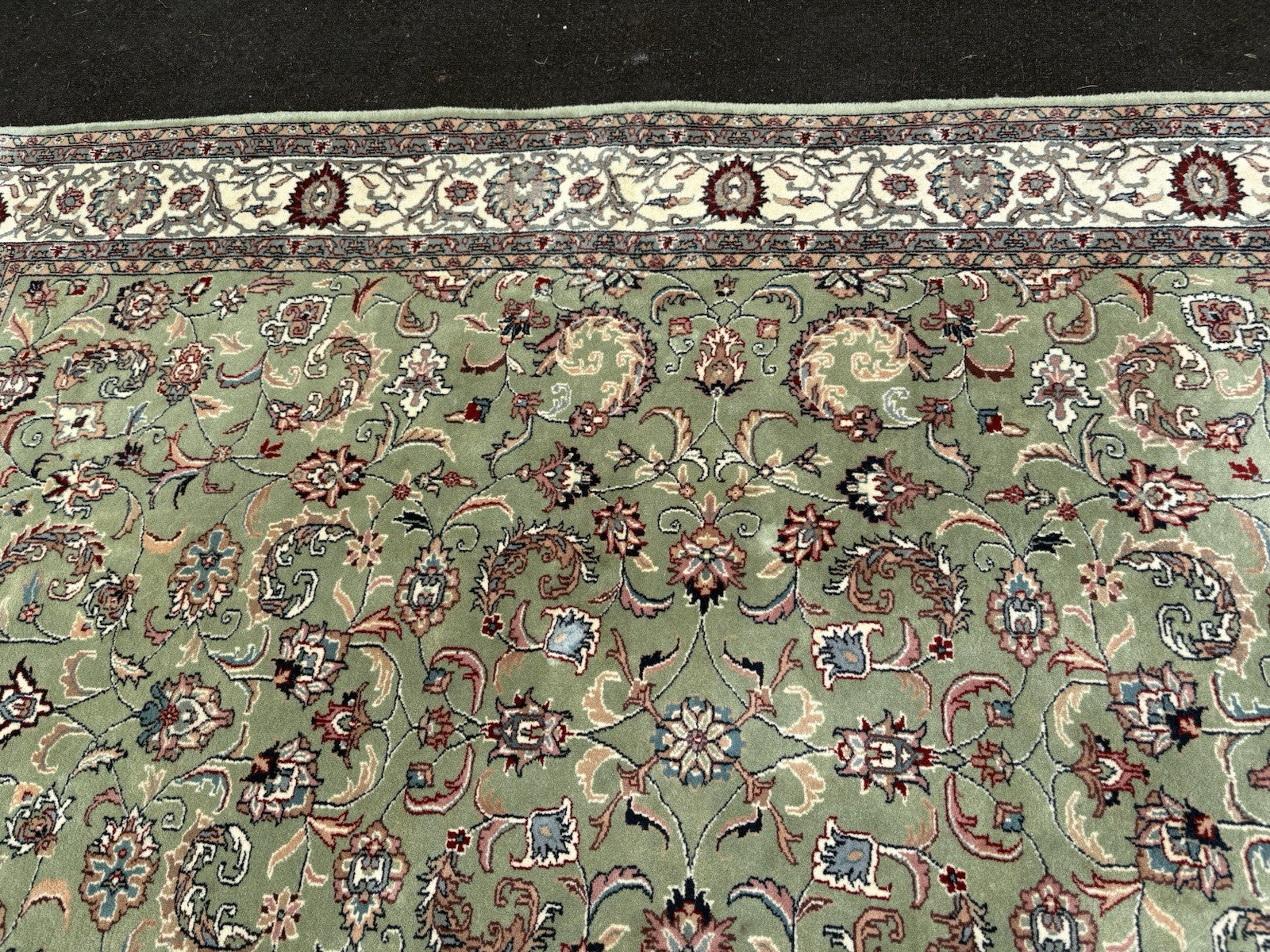 RUG 10: Oriental Carpet Rug SIZE 9' 6" x 6'