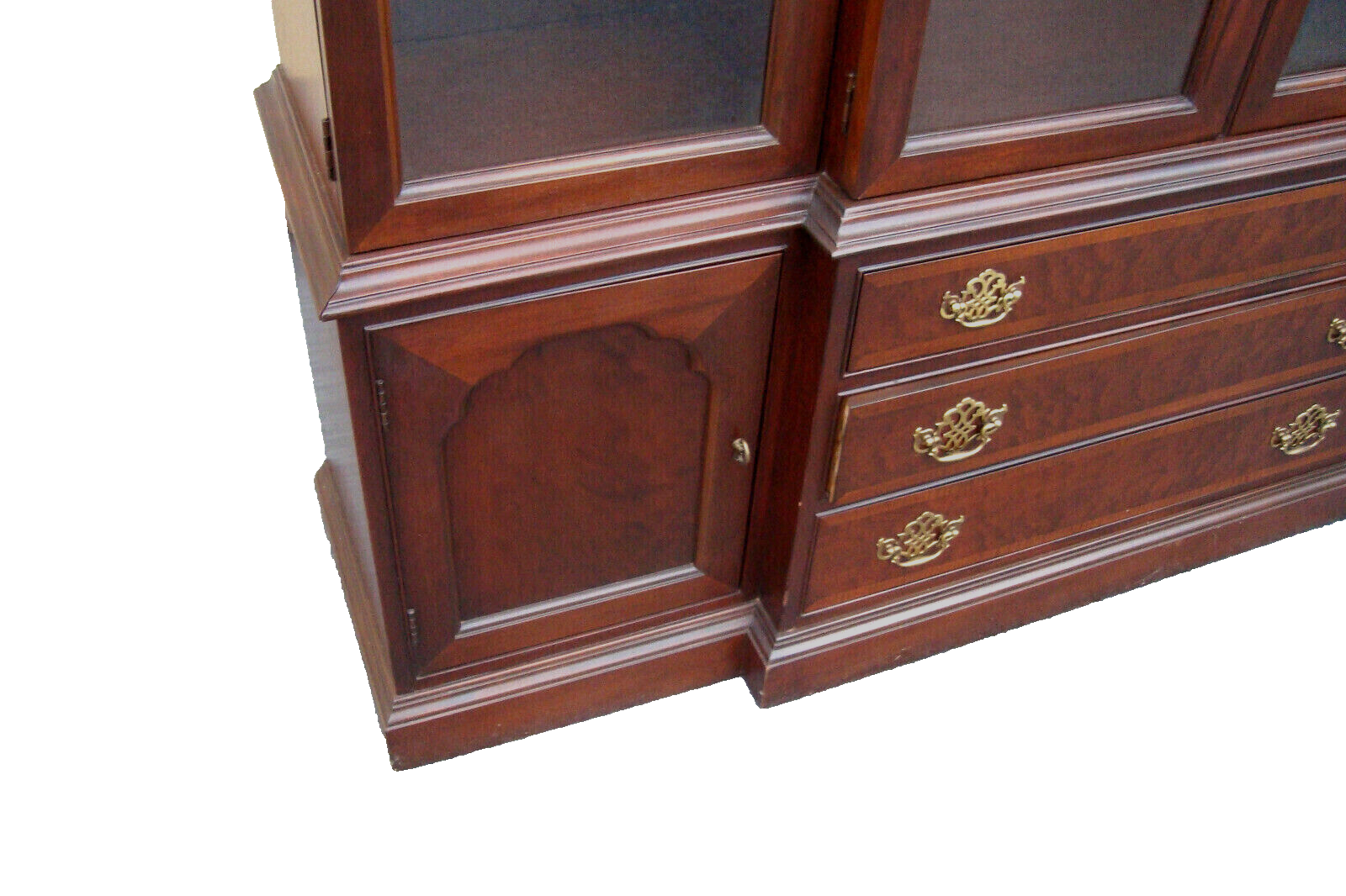 54050 HICKORY Furniture  American Masterpiece Breakfront China Cabinet Curio