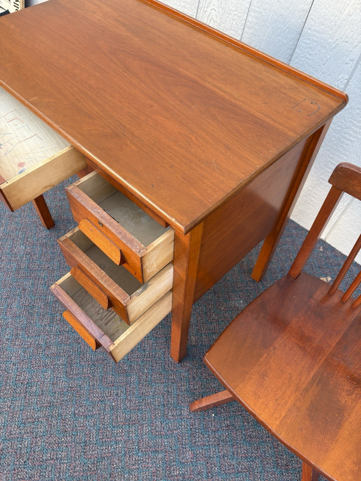 67111 Maple Youth Desk with Swivel Chair