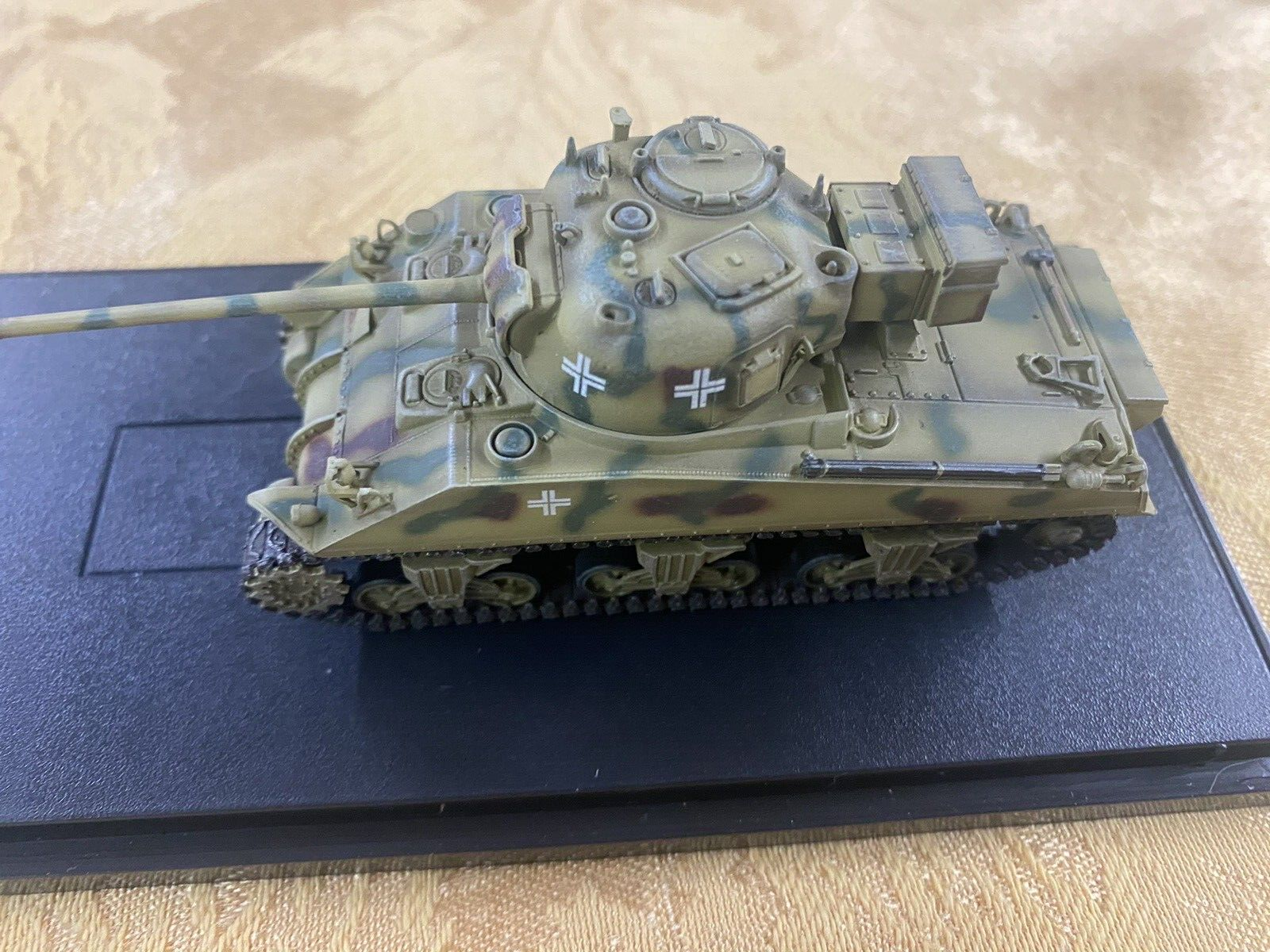 ES 43: 3 Tanks In Showcase 6" x 3" x 2 3/4"H