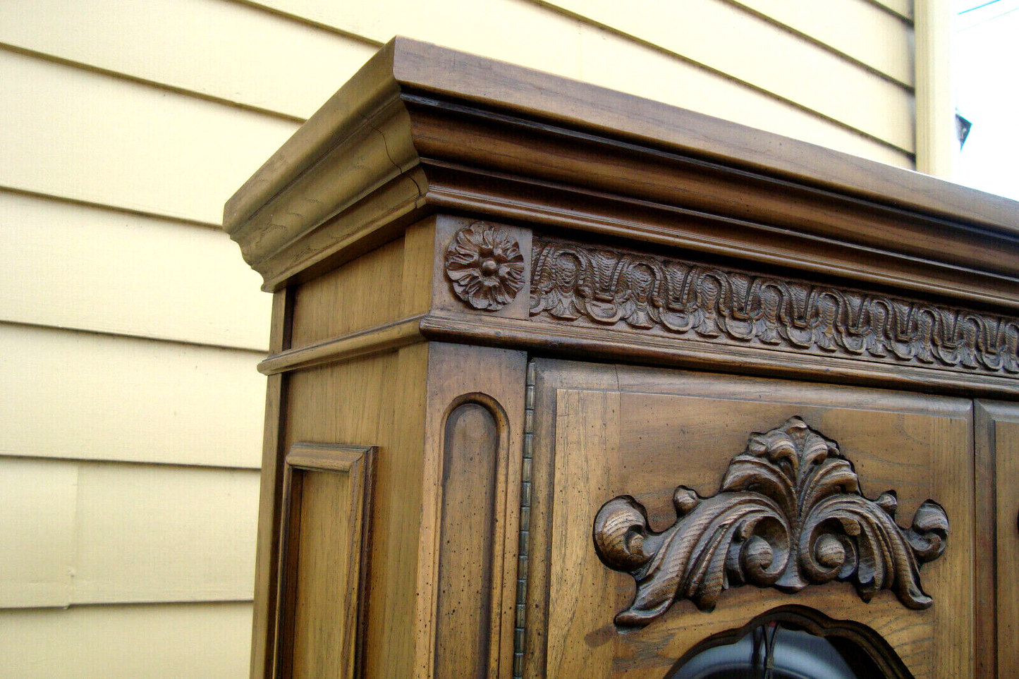 57262   Fancy  Modern Oak Curio China Cabinet with Light