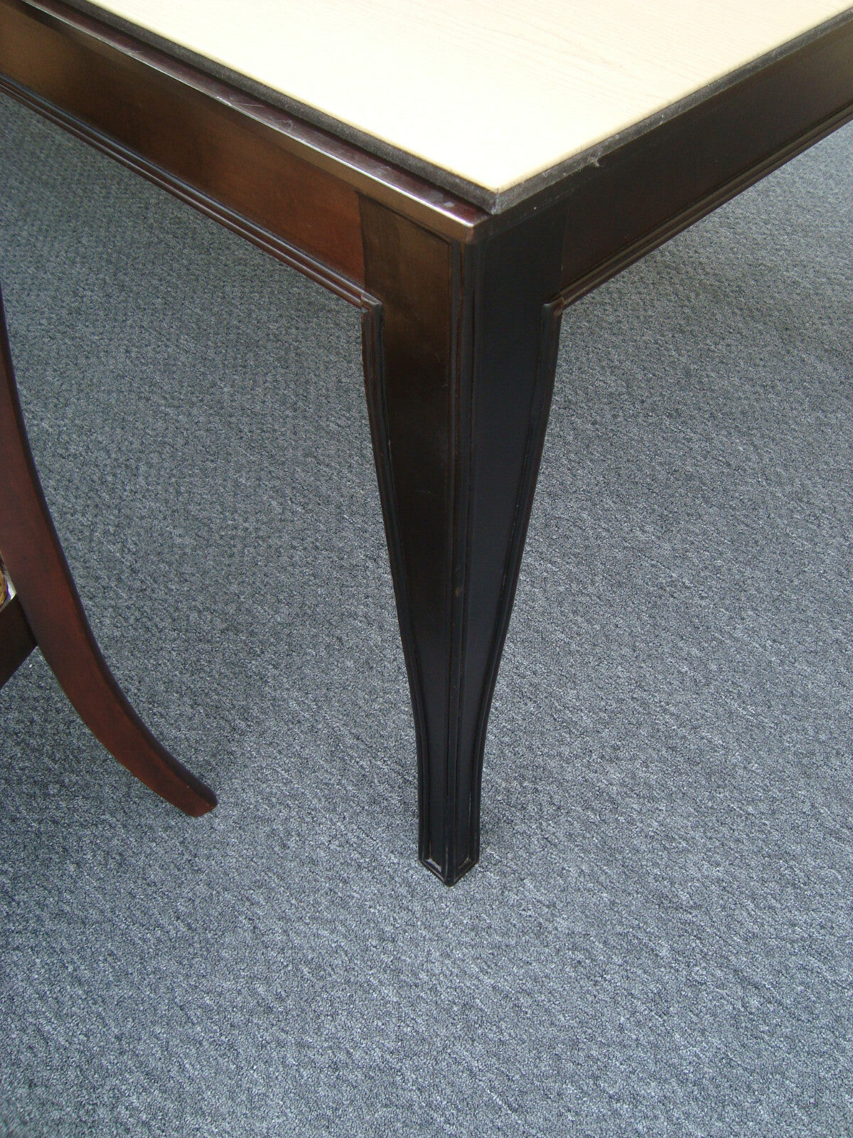 64258     Large Stanley  Modern  DINING Table w/ 2 leafs + table pads 110" Long