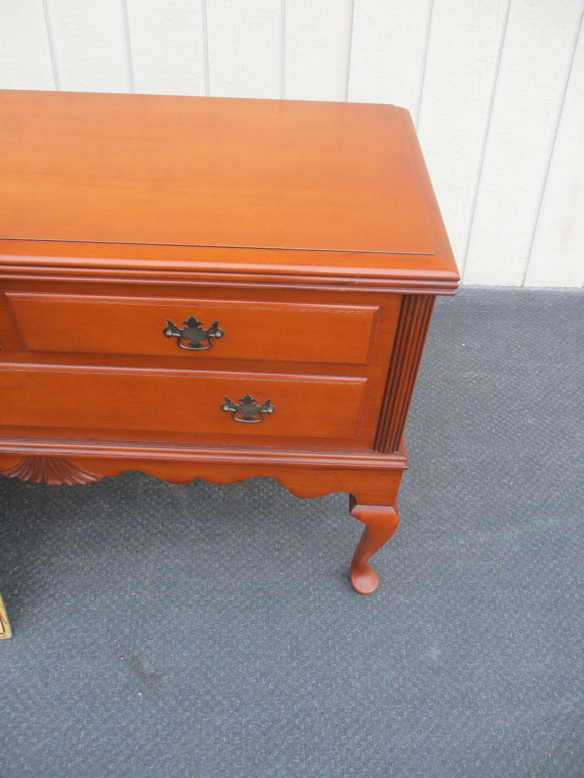 64354 Maple Queen Anne Cedar Lined Blanket Chest