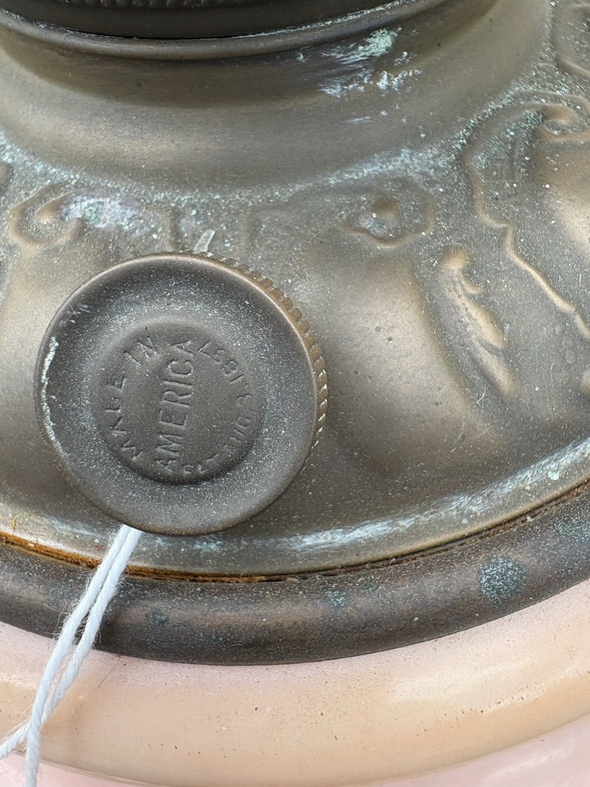 66595   Gone with The Wind Electrified Oil Lamp ARTIST SIGNED