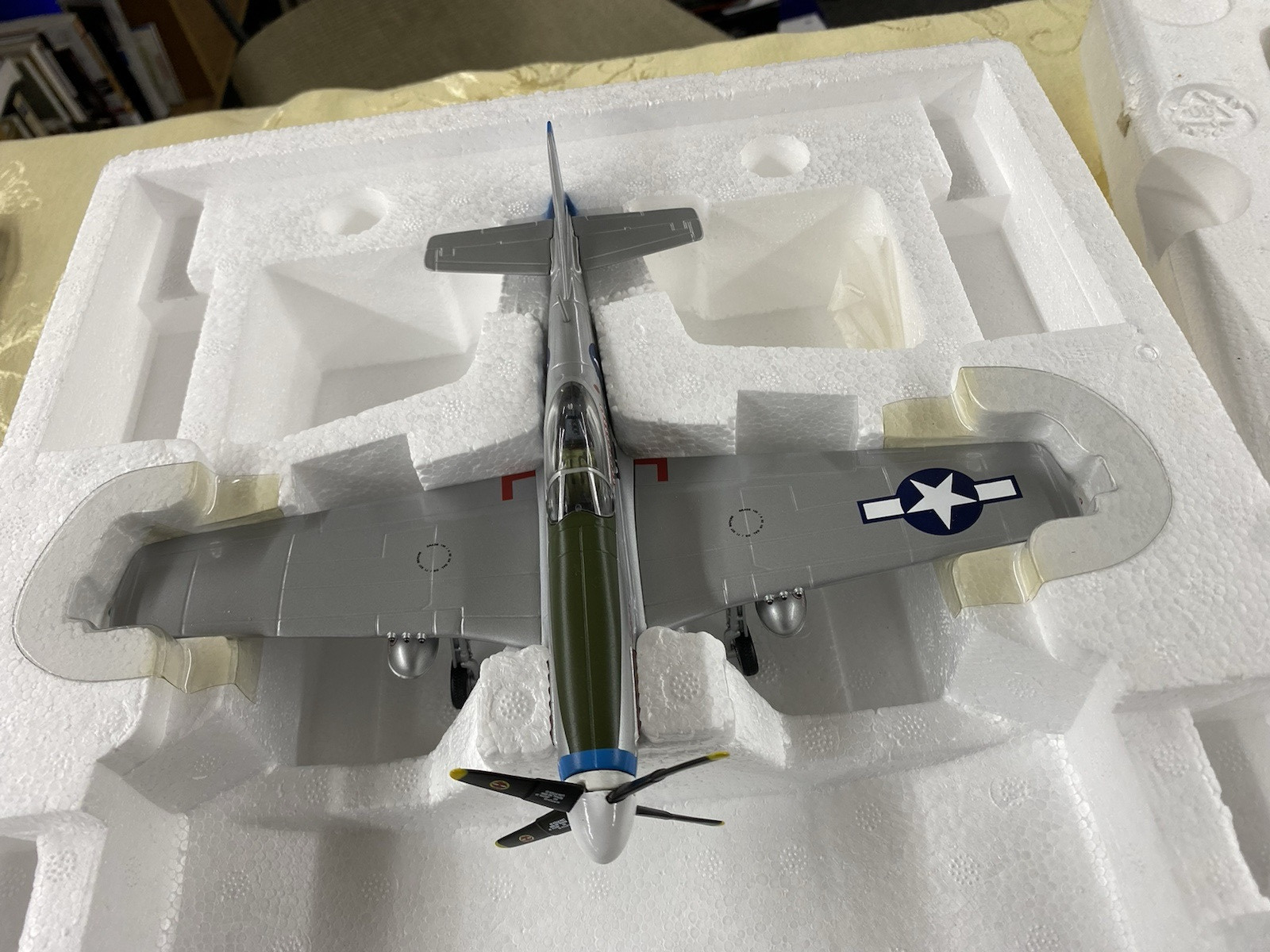 ES 206 : Franklin Mint  FICKLE FANNY P 51 Mustang B11B179  Airplane plane