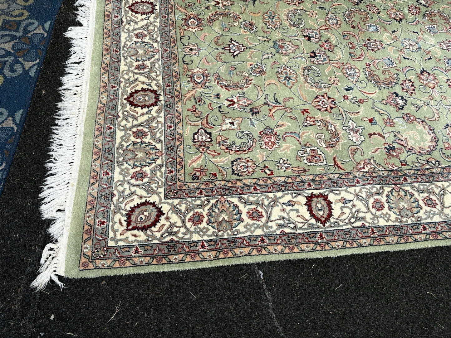 RUG 10: Oriental Carpet Rug SIZE 9' 6" x 6'