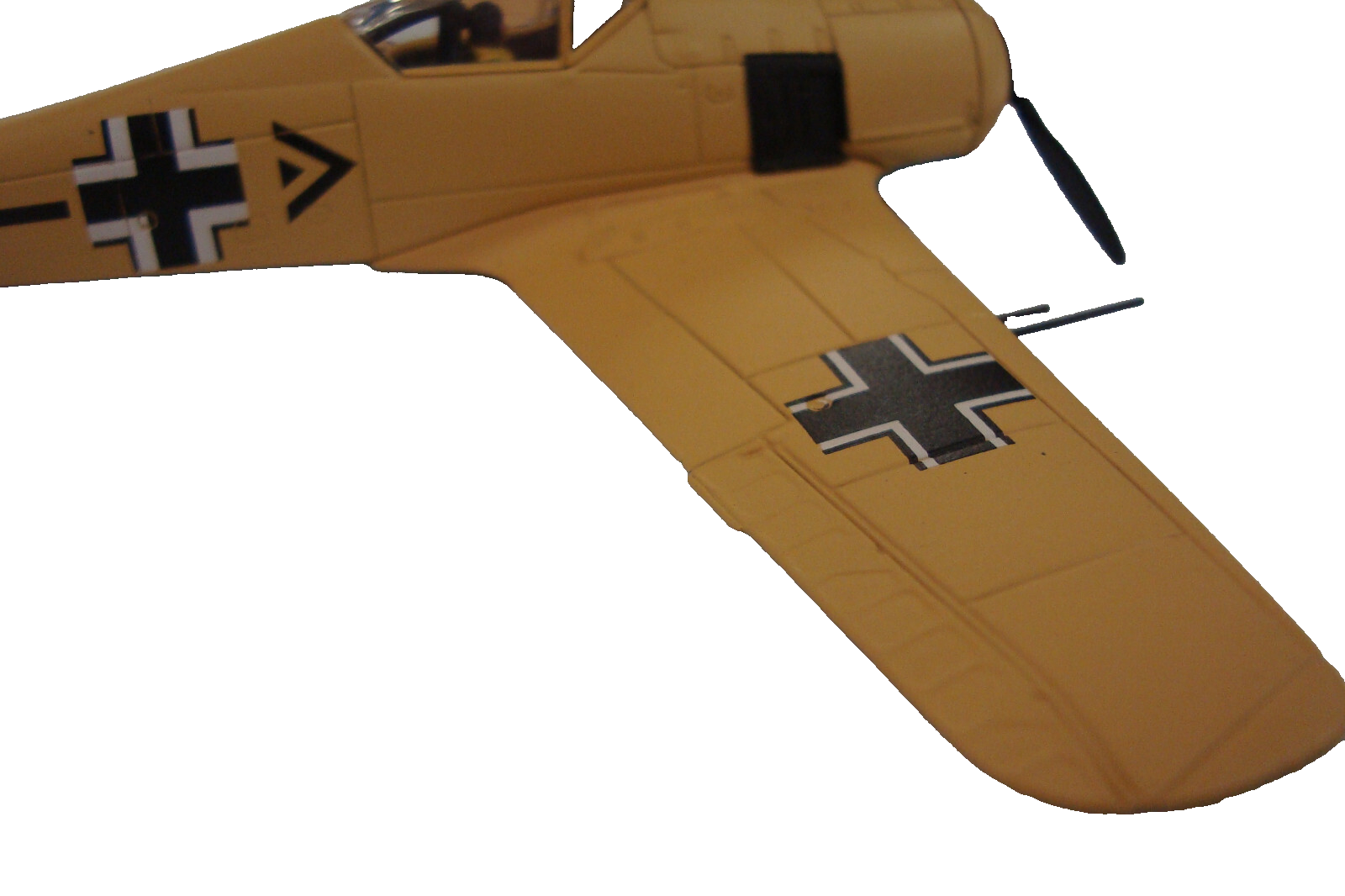 E22 - CORGI Aviation Archive Luftwaff Black Double Chevron AA34304