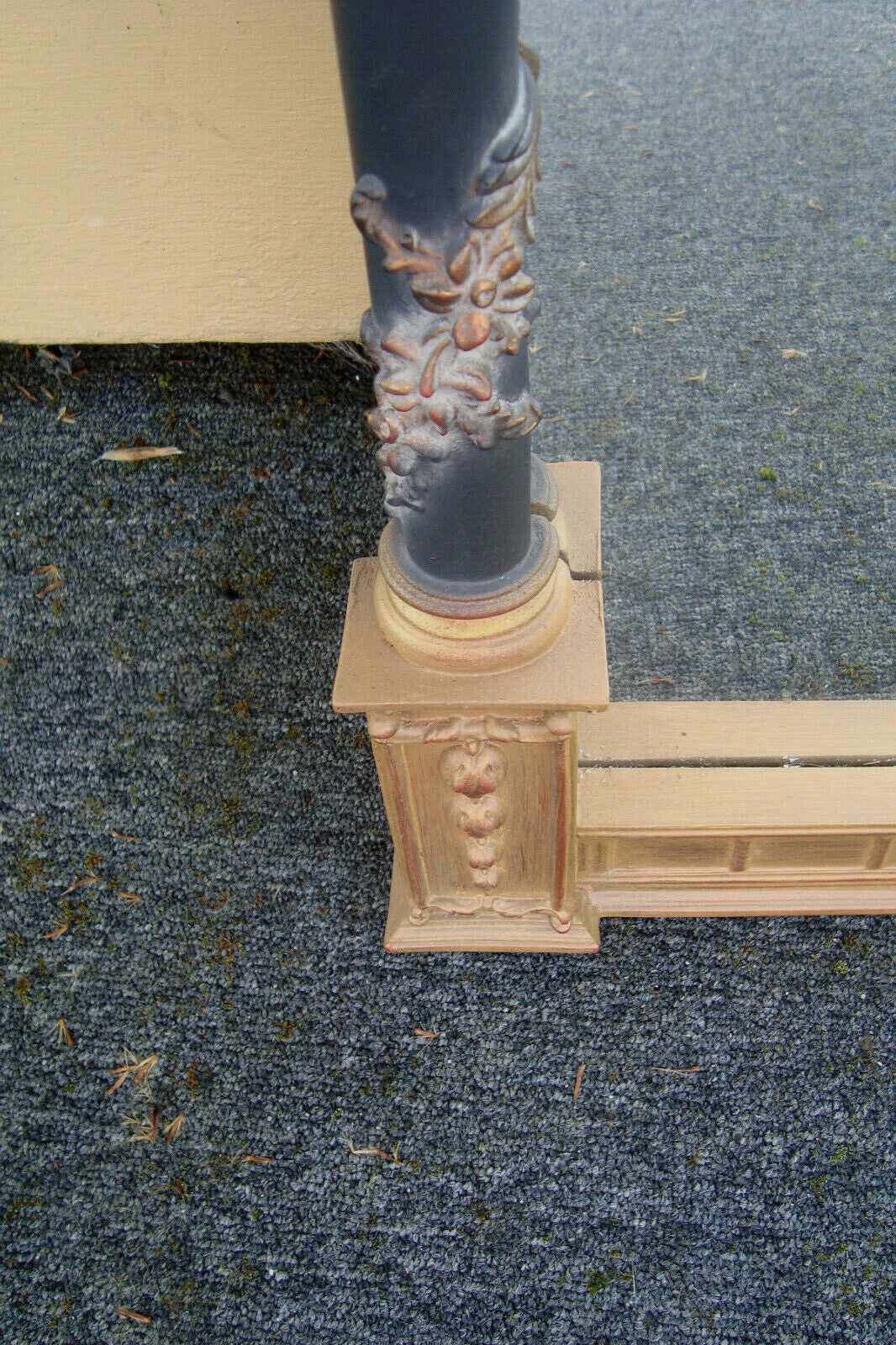 60978  Modern UTTERMOST MIrror ?? Decorator Gold Mirror