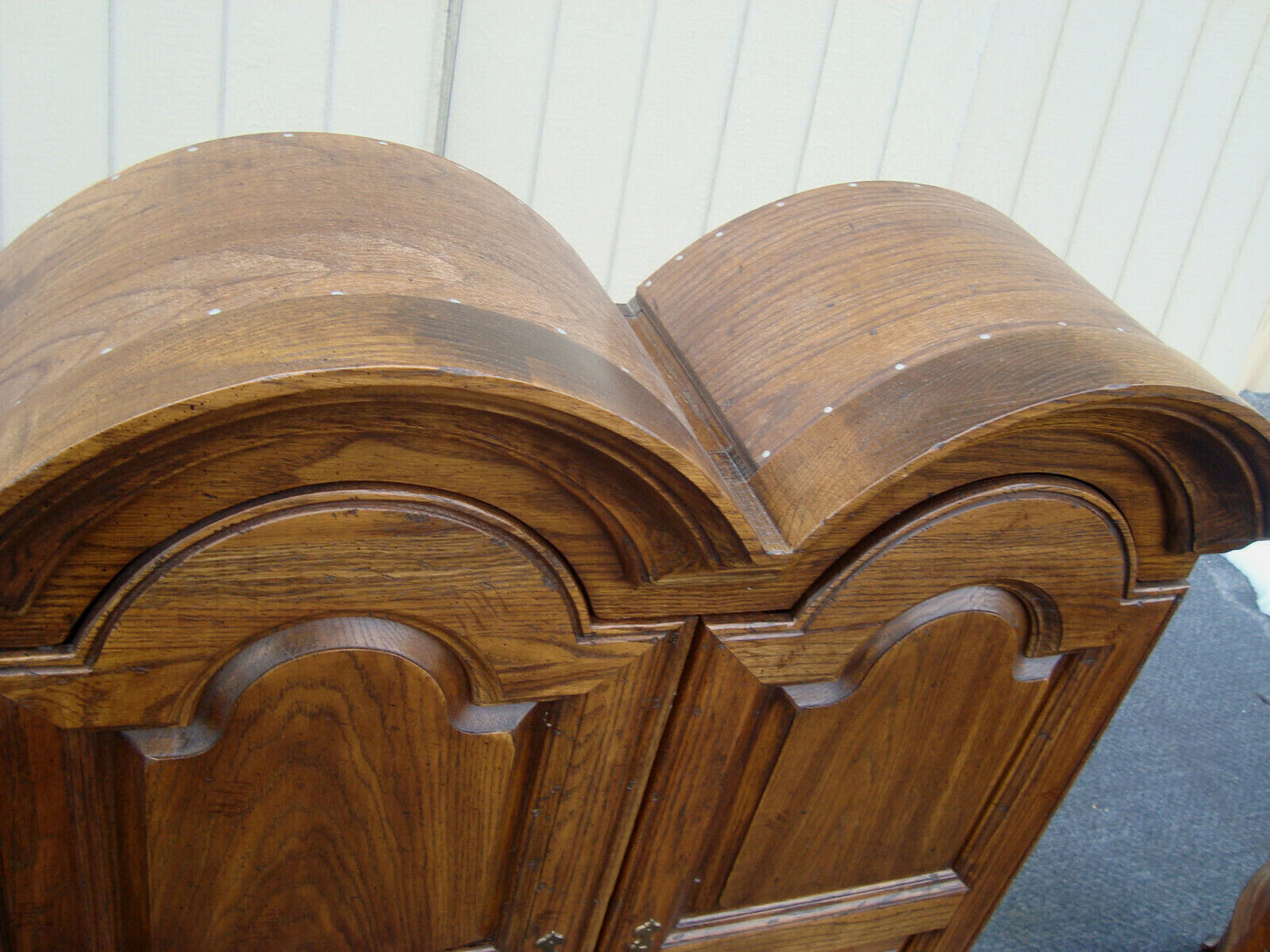 61765  Oak THOMASVILLE 2 Pc  Secretary Desk w/ Bookcase Top