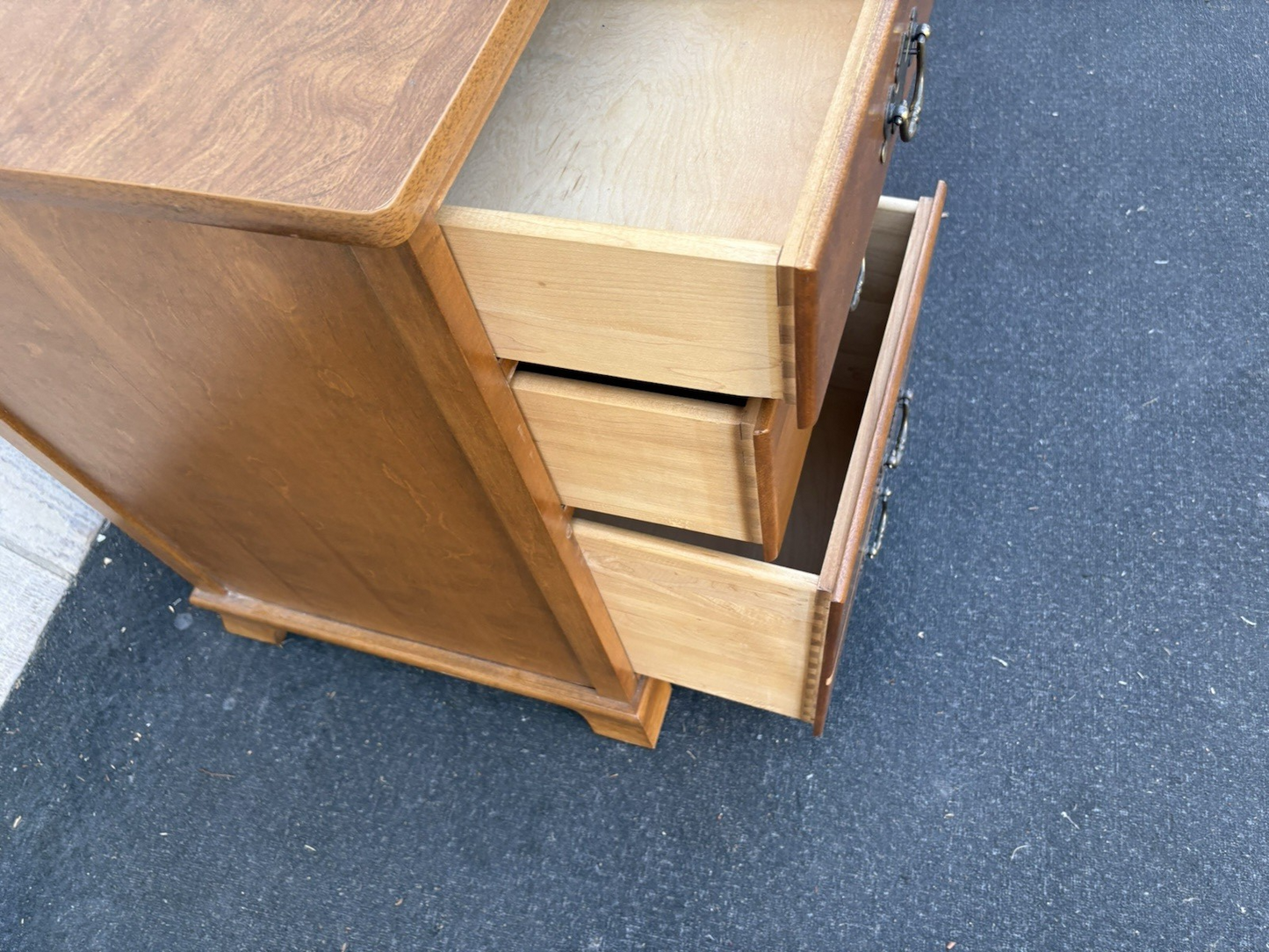 66812  ETHAN ALLEN Maple Office Desk Vanity