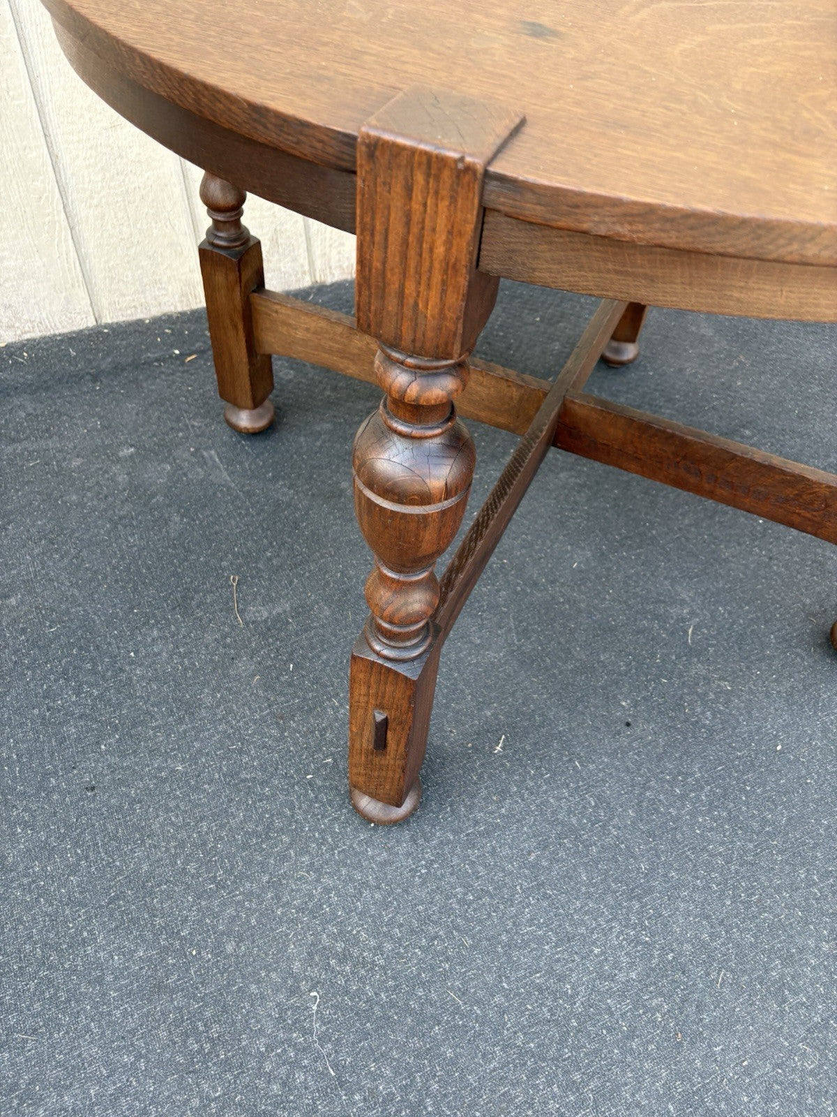 66884 QUAINT Stickley Round Dining Table Foyer Stand