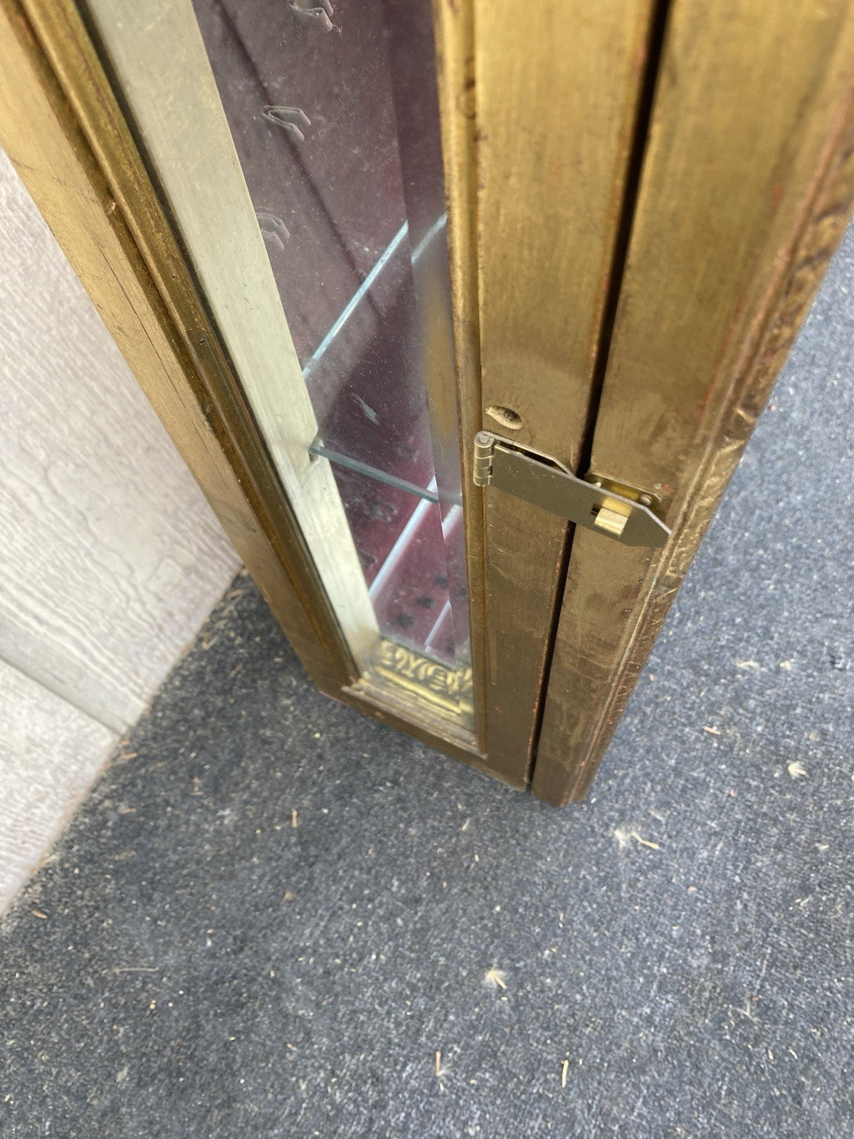 66543    Gold Decorator Whatnot Wall Shelf Spoon Holders on Back