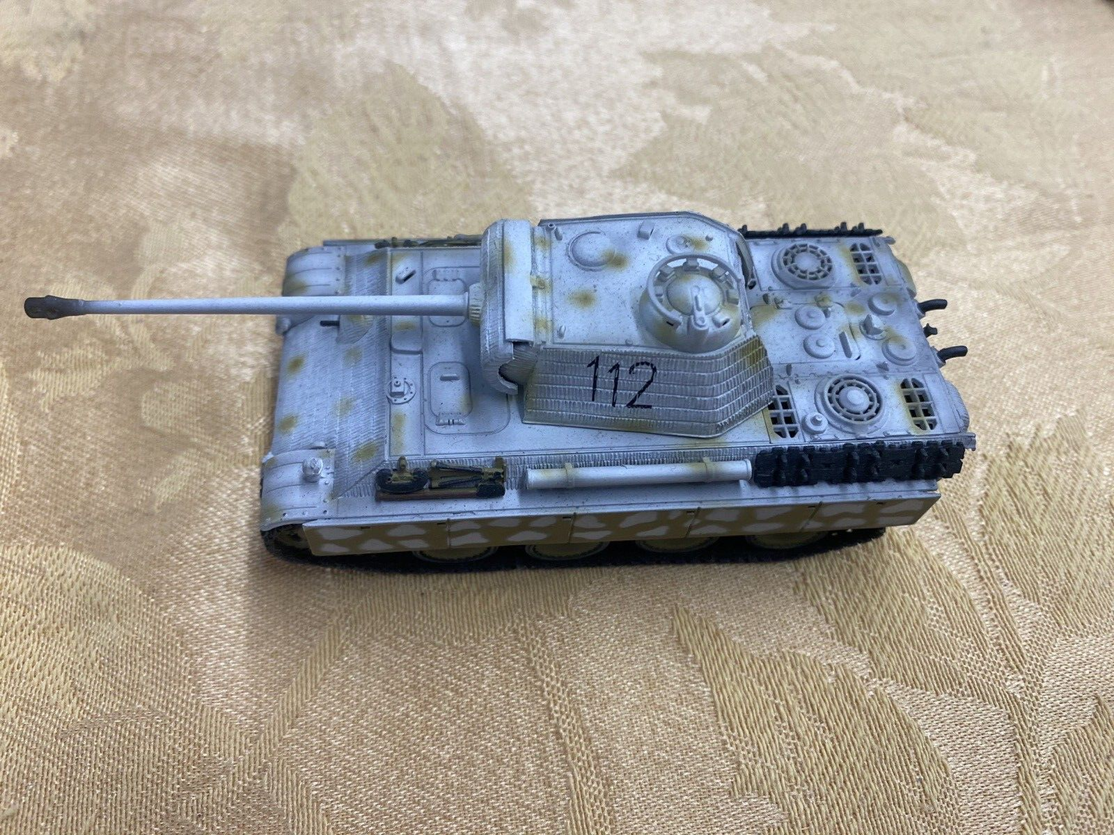 ES 54: Grouping of 7 Military Vehicles  Tanks    3 3/4" to 4" long