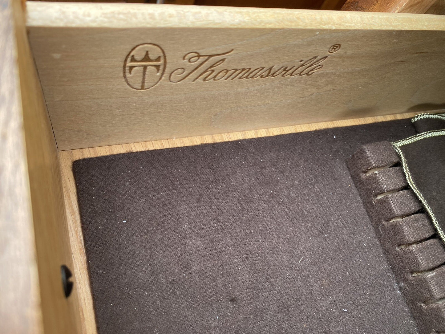 65700 Thomasville Oak Queen Anne Sideboard Server Cabinet