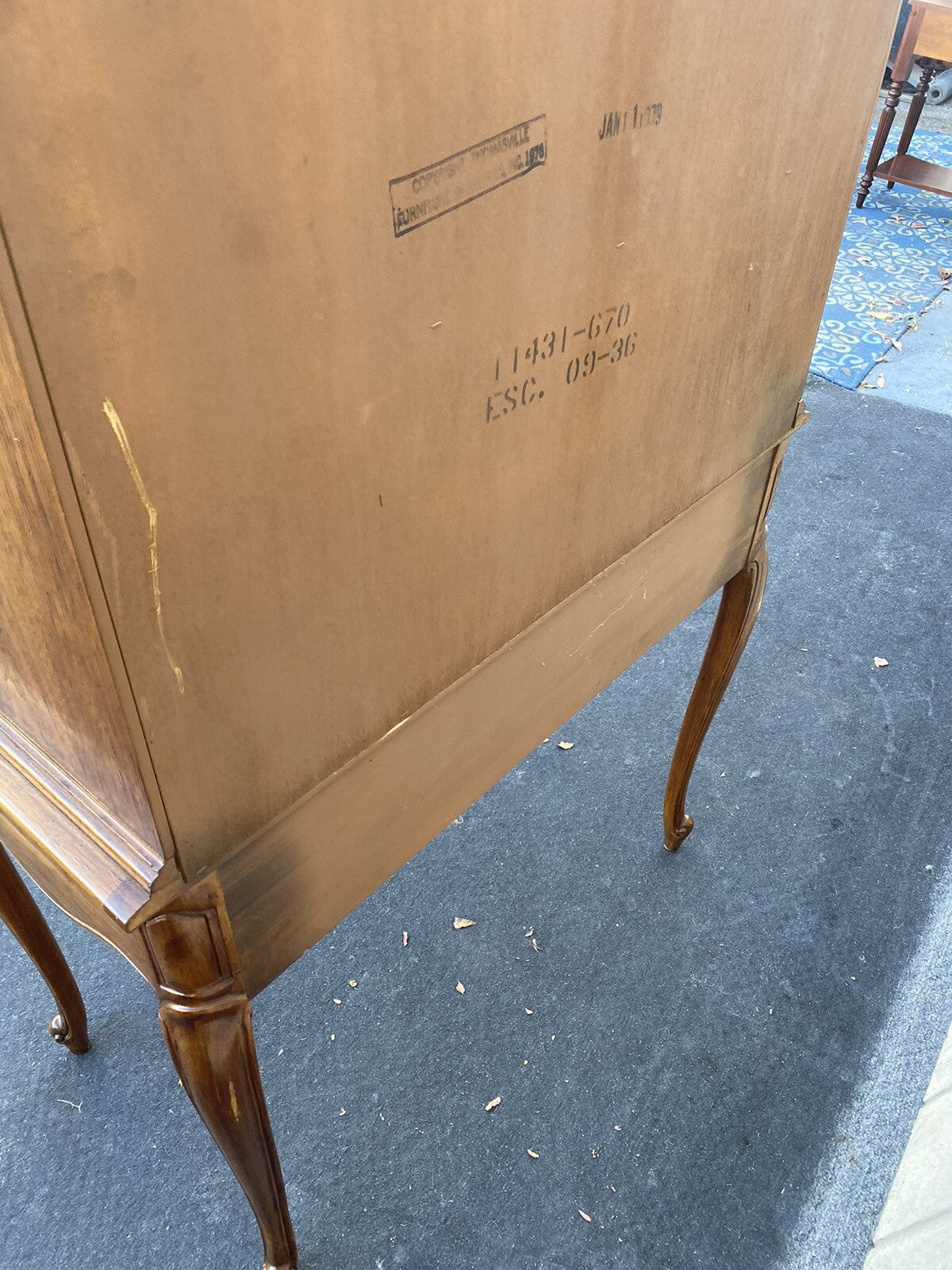 66017   THOMASVILLE Oak French Country W/ Bookcase Top