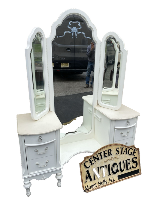 66535 Lexington Furniture Vanity Desk with Etched Glass Tri-Fold Mirror