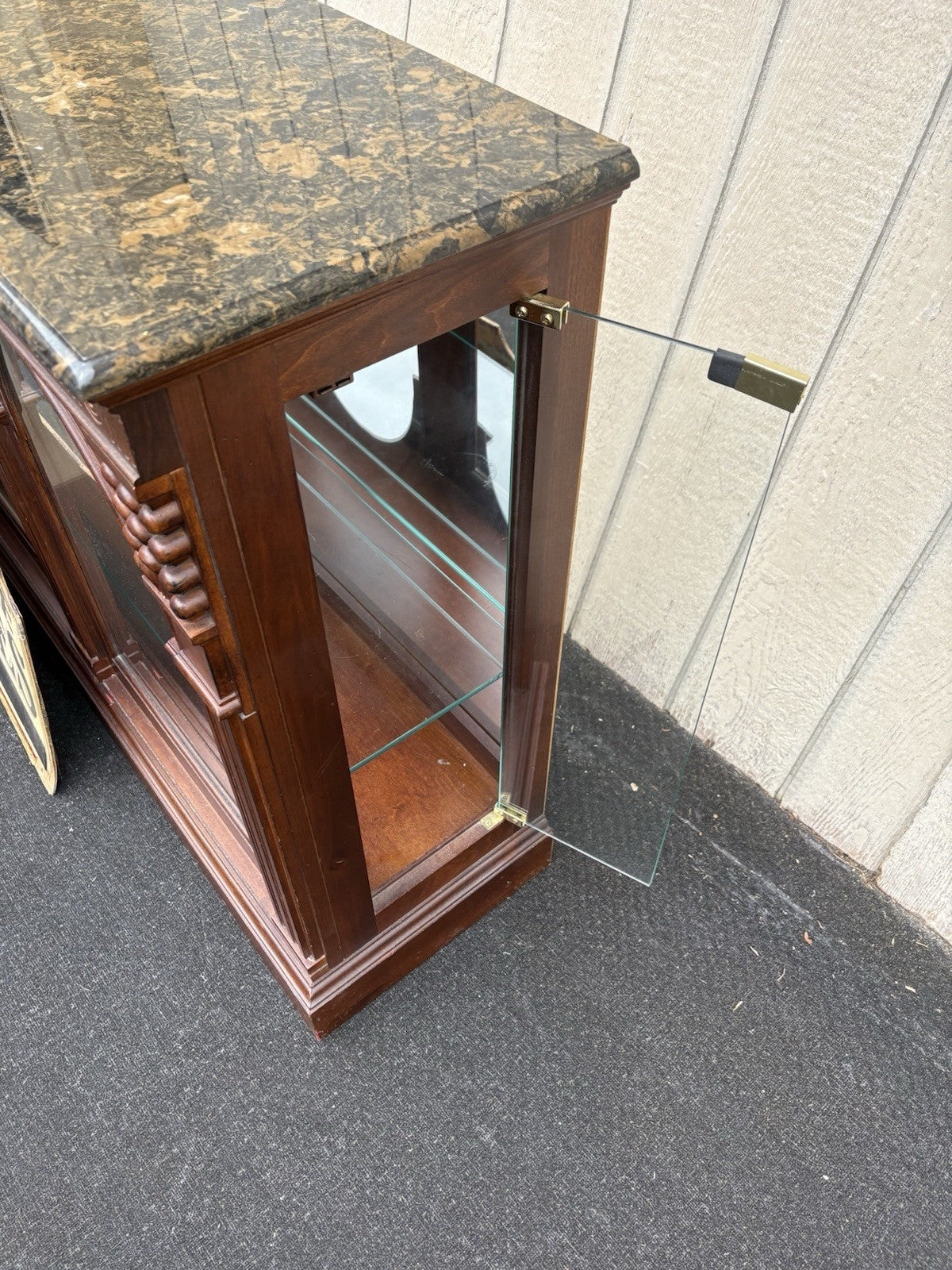 66840 Modern Pulaski Curio Console Credenza Sideboard Server Cabinet with Light