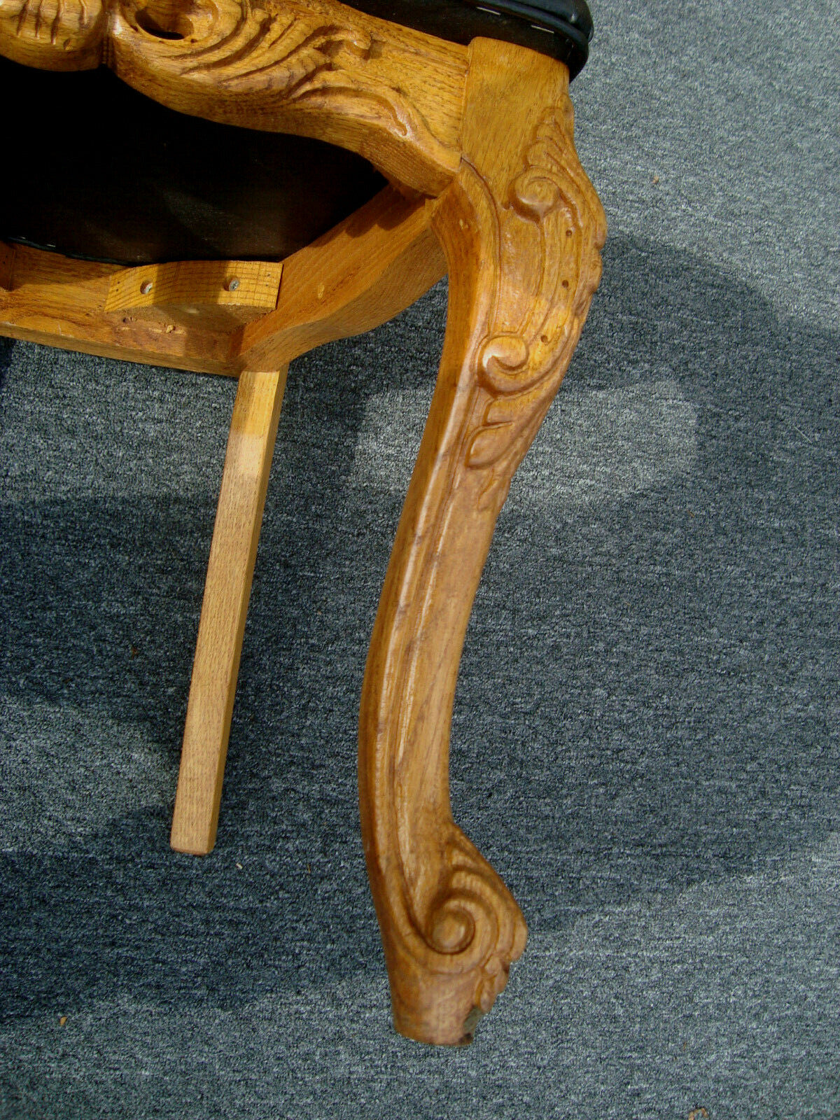 61327  Pair Solid Hand Carved Oak Dining Accent Chairs MONA LISA FURNITURE ??