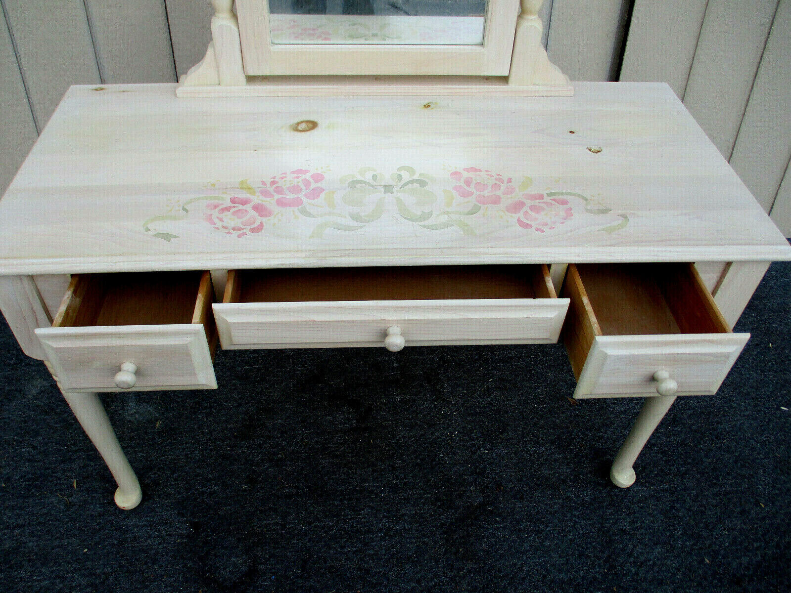 62922   Master Craft  Hand Made Vanity  Desk with Mirror