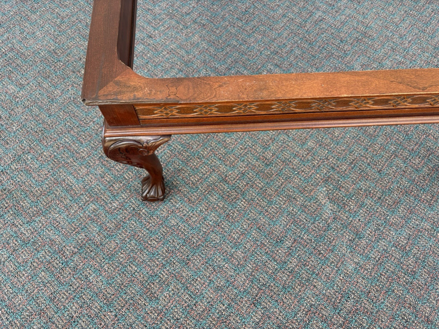 63903 Solid Mahogany Chippendale Glass Top Coffee Table Stand