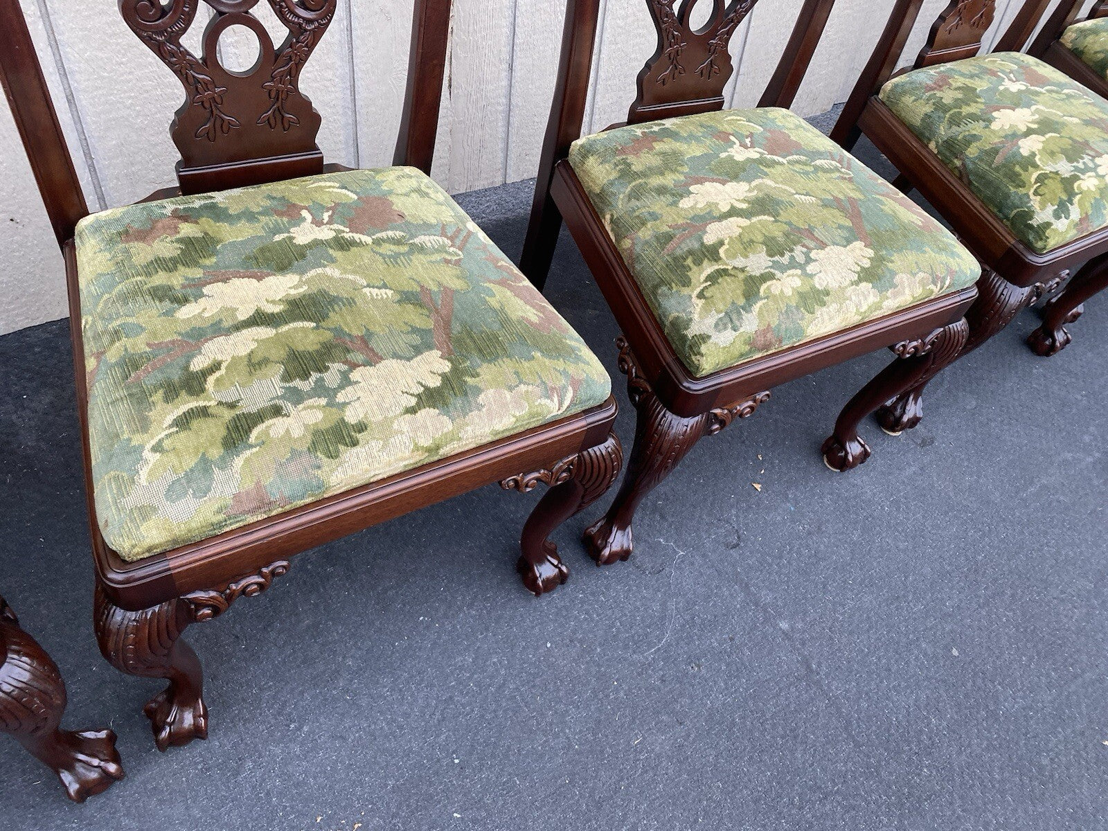 65650   Set of 8 Hand Carved Mahogany Dining Chair s