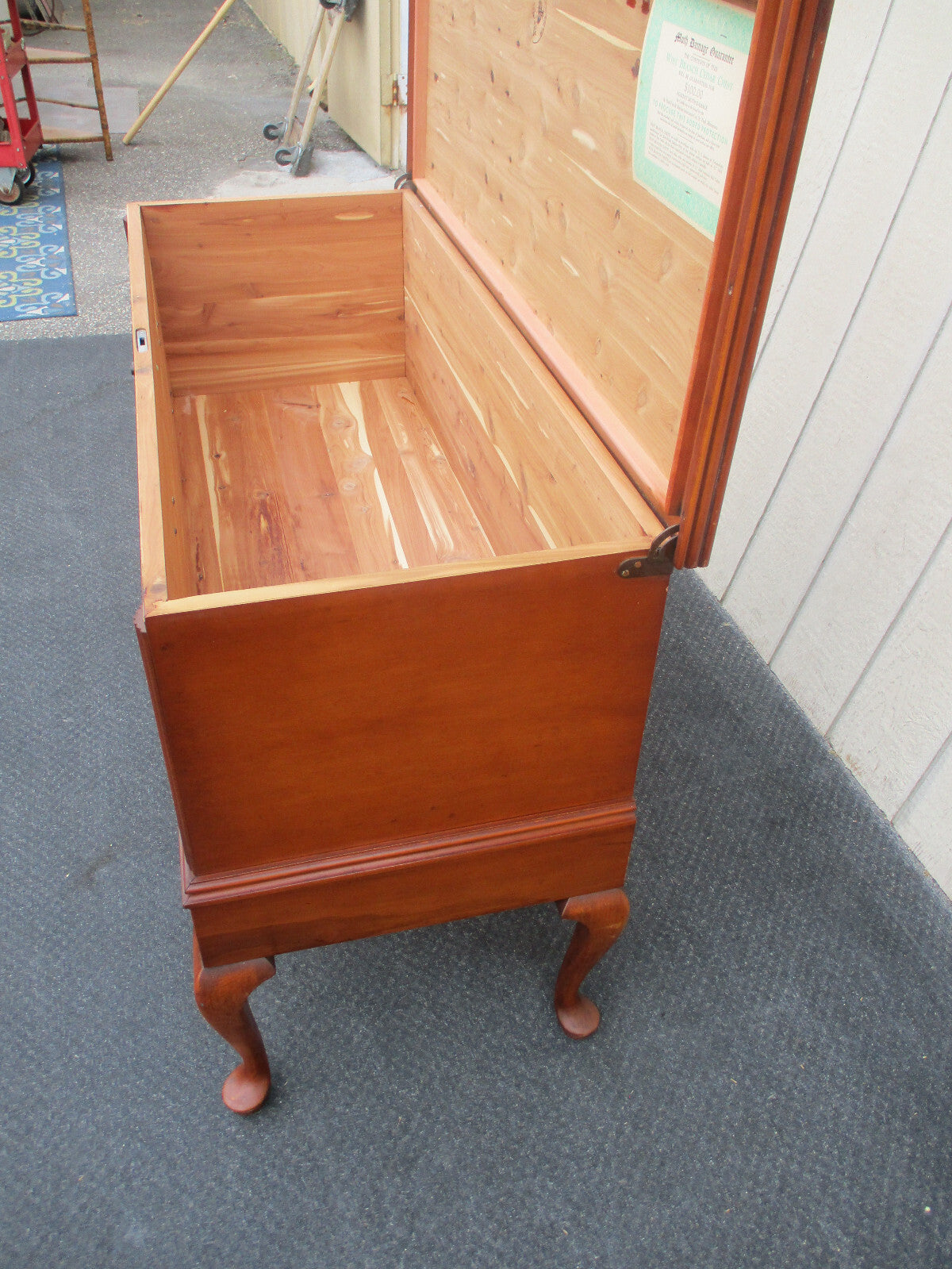 64354 Maple Queen Anne Cedar Lined Blanket Chest