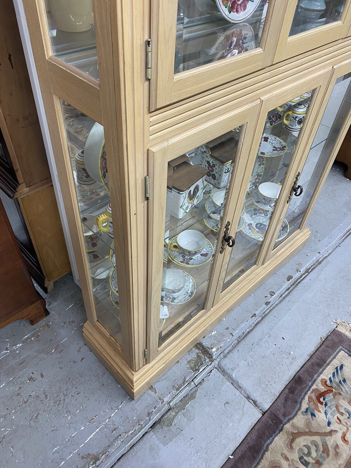 57044 PULASKI CURIO CHINA CABINET FACTORY Finish