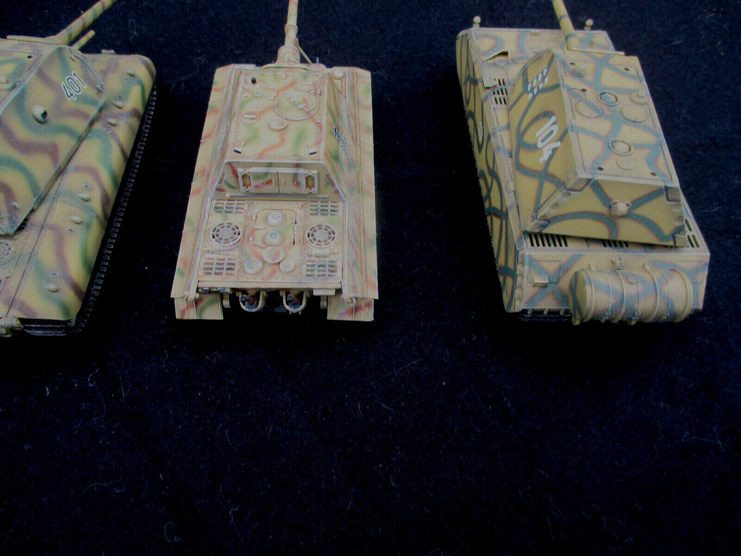 ES52 Dragon Armor Models WWII Collectible Model Grouping of 6 Military Tanks