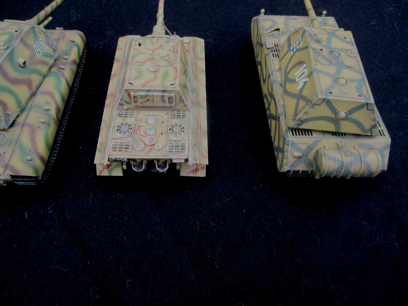 ES52 Dragon Armor Models WWII Collectible Model Grouping of 6 Military Tanks