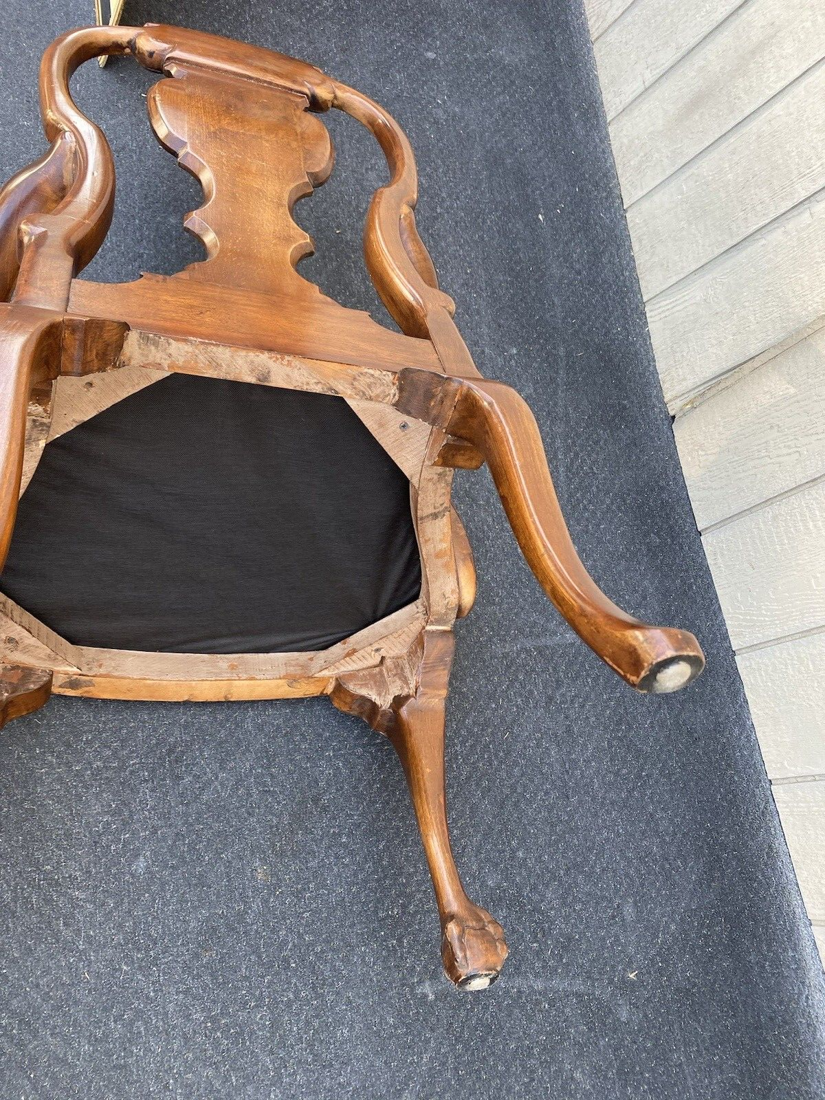 64506   Pair Burled  Mahogany Armchairs  Chair s