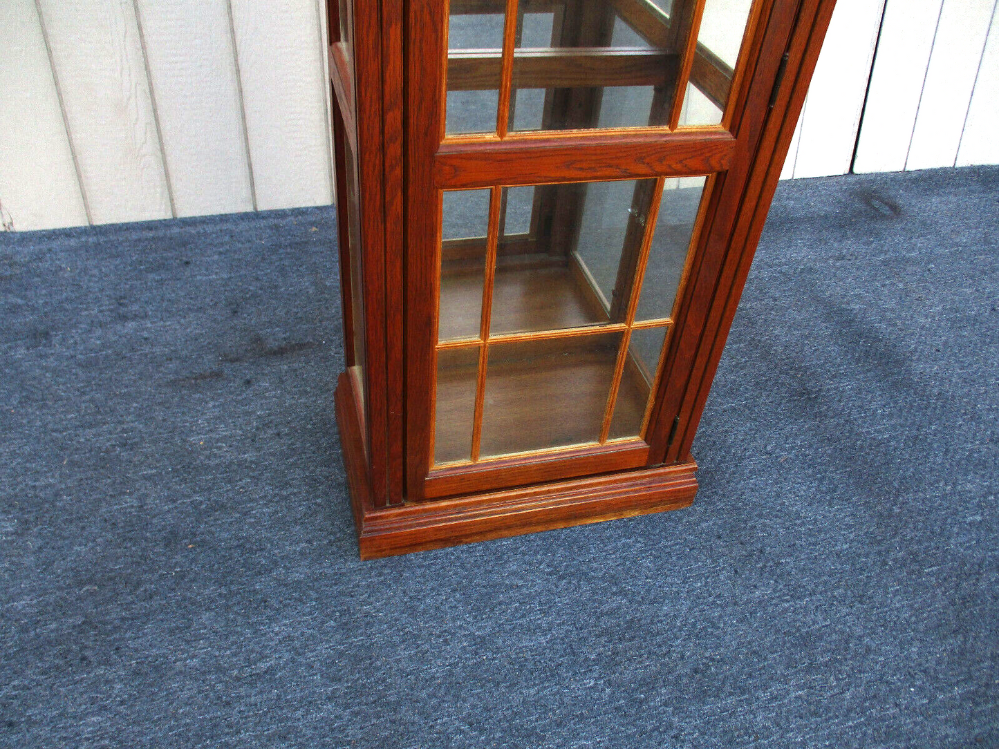 62955   Pulaski Oak Curio China Display Cabinet Etergie