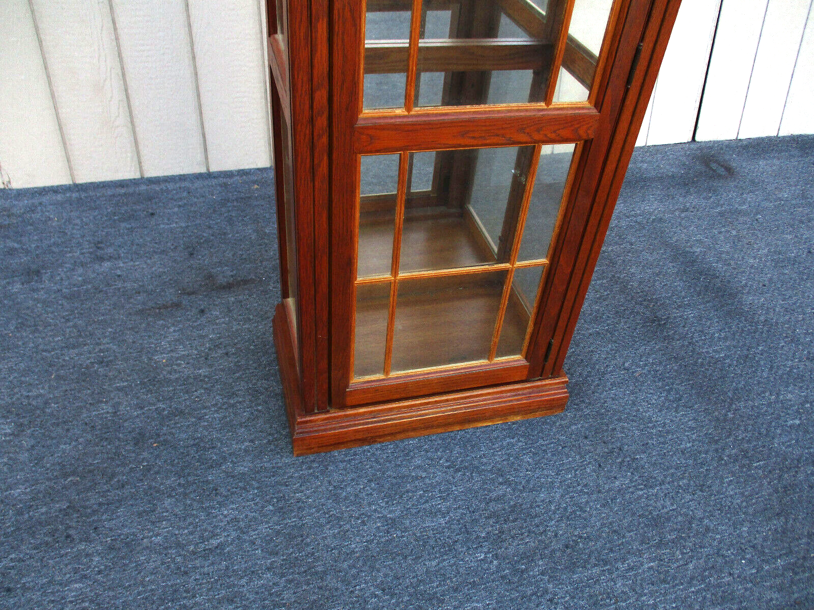 62955   Pulaski Oak Curio China Display Cabinet Etergie