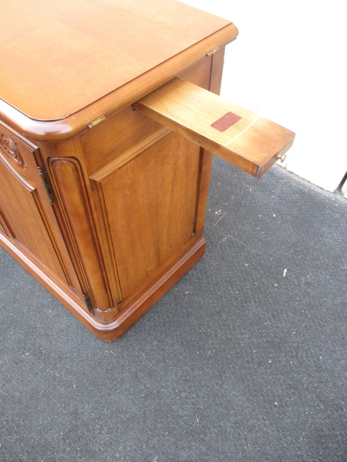 64112 Solid Maple White Furniture  Bar Cart Sideboard Server Cabinet