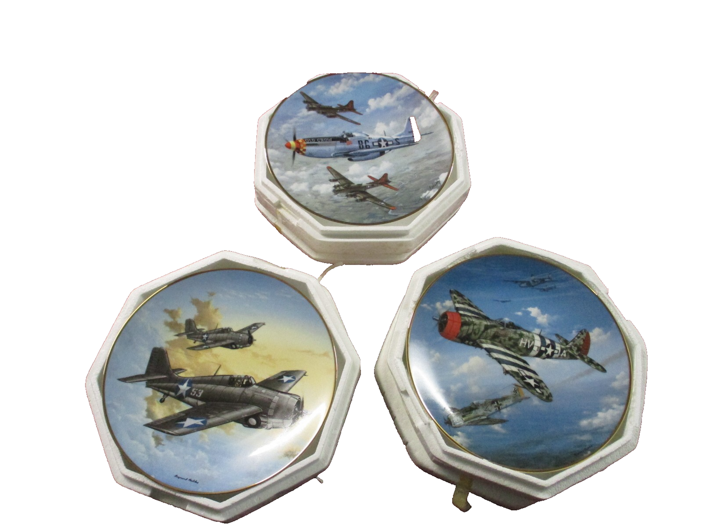 ES 03:      8 1/4"   3  Porcelaine Plates  Hamilton Collection Raymond Waddey