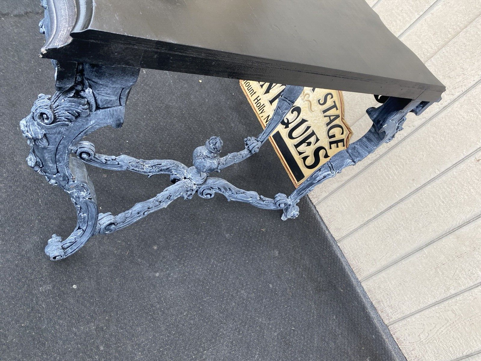 65115    Decorator Hand Carved Console Table Stand