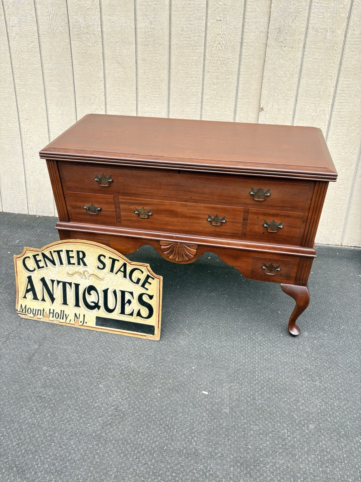 66786 Antique WEST BRANCH  Mahogany Blanket Cedar Lined Storage chest