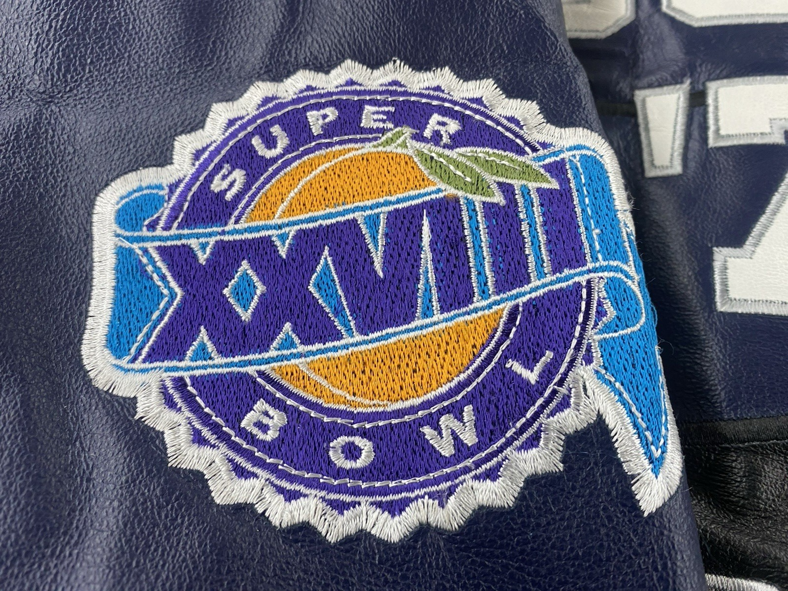 ES 230:    Dallas Cowboys 5 Time Super Bowl Leather NFL  Football Jacket  LARGE