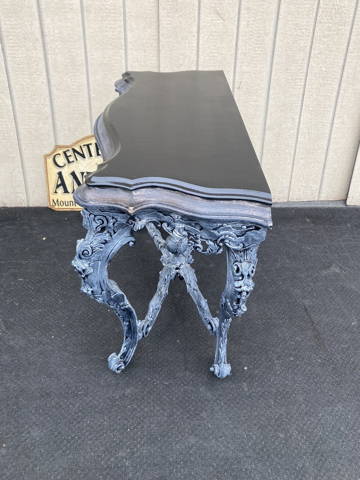 65115    Decorator Hand Carved Console Table Stand