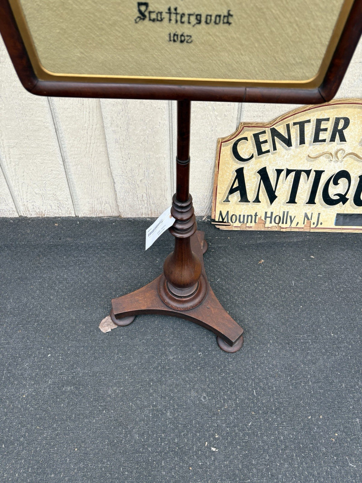 66633 Antique Empire  Needlepoint Fireplace Fire Screen