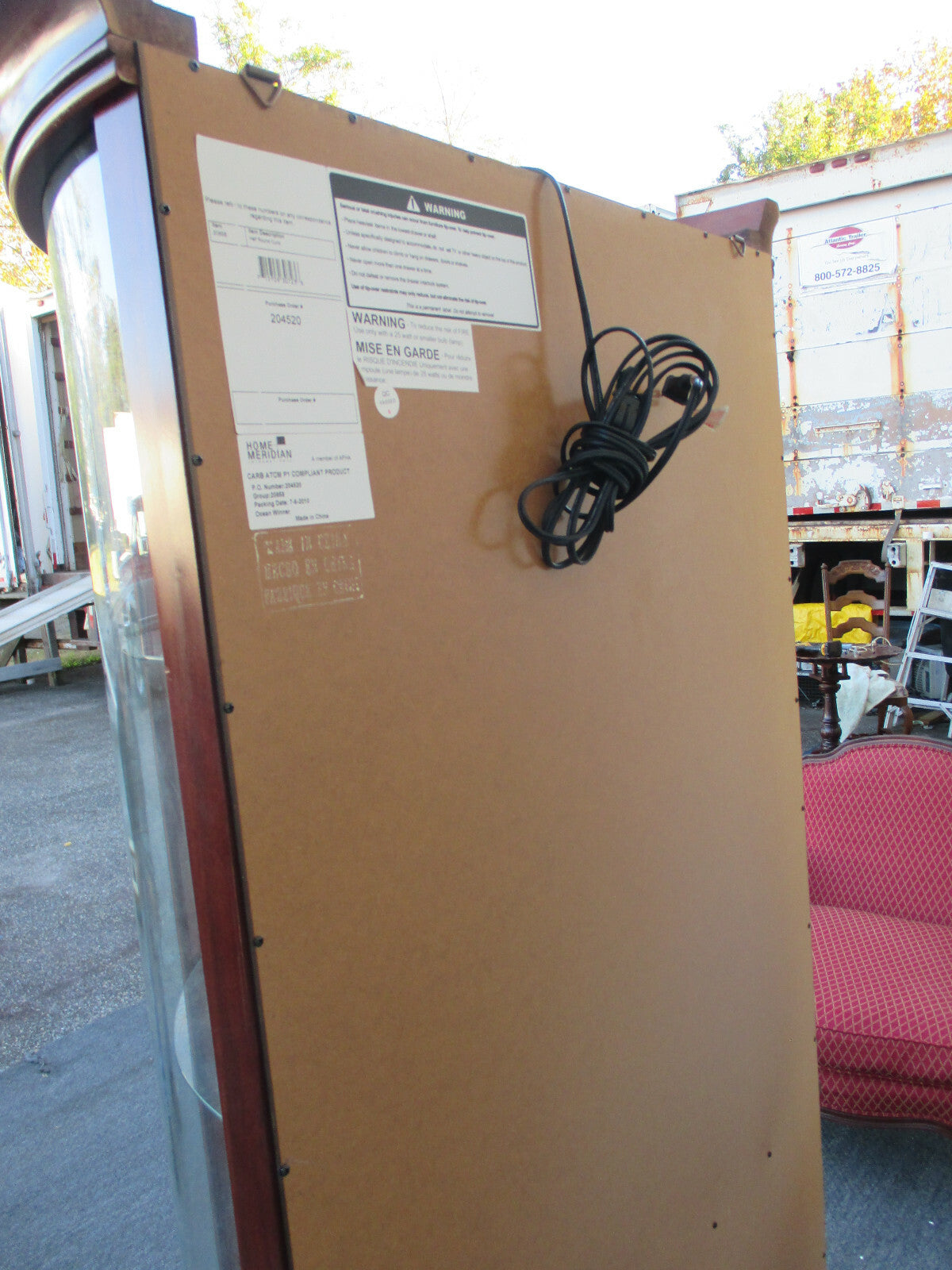 62294   Mahogany Bow Glass Curio China Cabinet HOME MERIDIAN