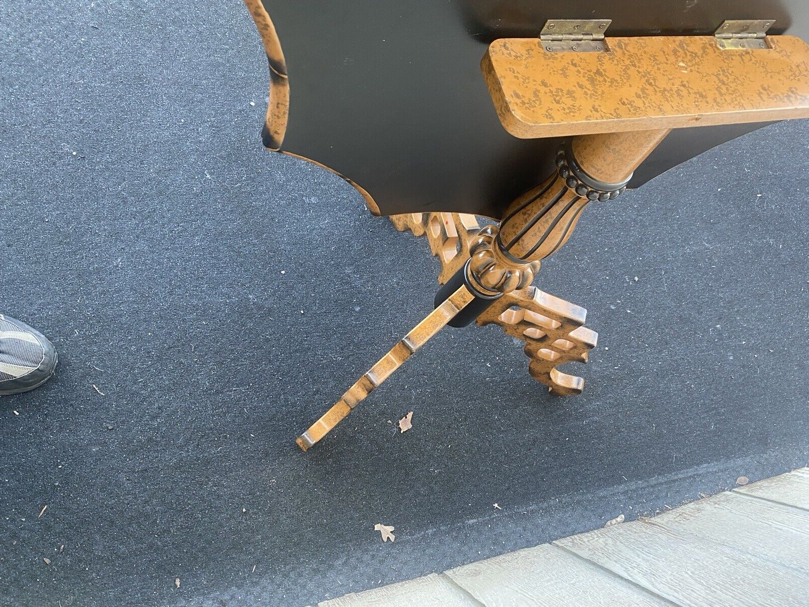 65071 MAITLAND SMITH ??? Bamboo Style Revolving  Tilt Top Table      $1450 New