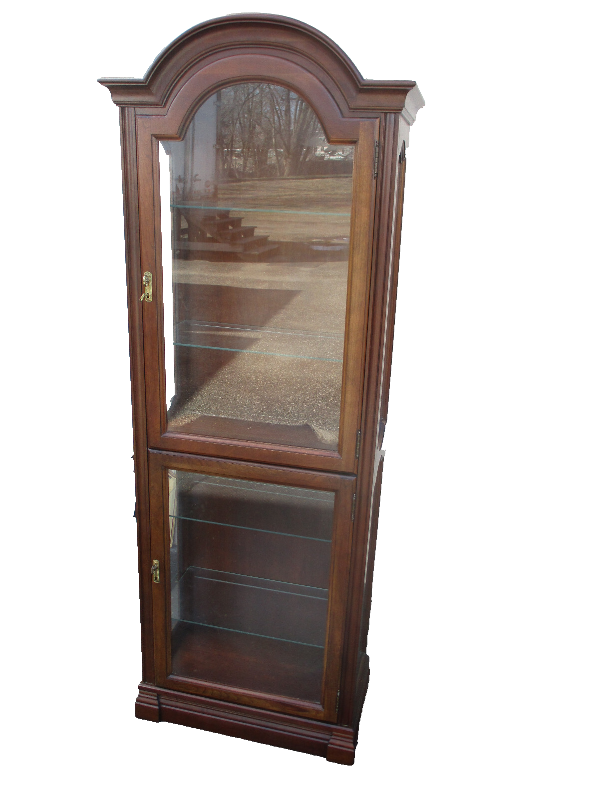 64173  Cherry Curio China Cabinet Etergie JASPER Furniture