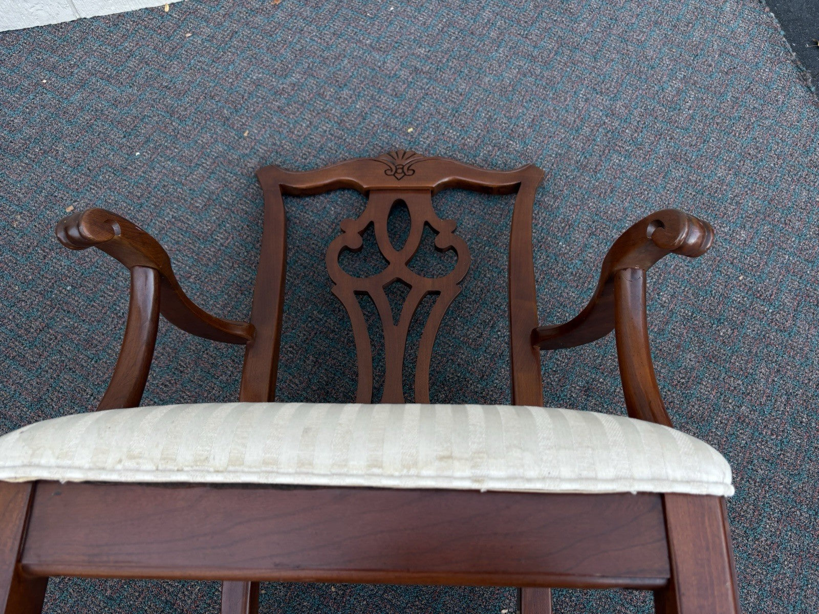 67163 Set of 8 Mahogany SUMTER Cabinet  Dining Chair s