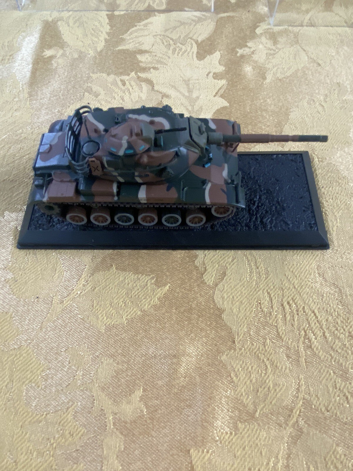 ES 48  :   3 Diecast Military Tanks with showcases  6 1/4" x 2 1/2" x 2 1/2"H