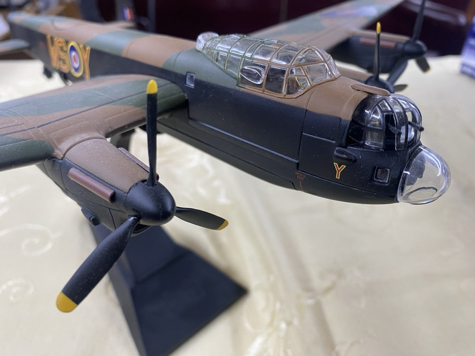 ES 210:   Diecast Airplane Plane AA32618