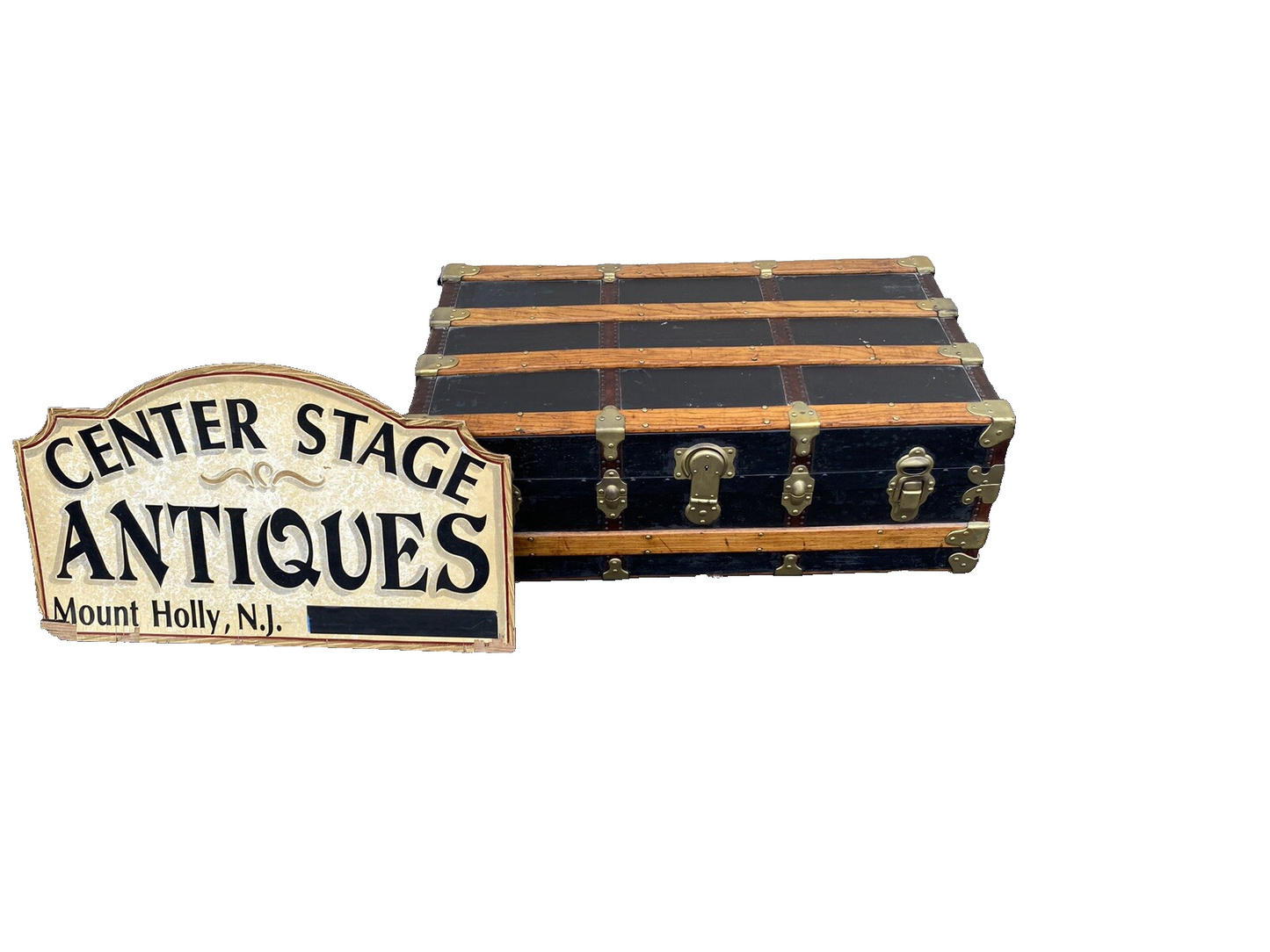 65633  Antique  WANAMAKER PANAMA EXPOSITION Flat Top Trunk with Covered tray